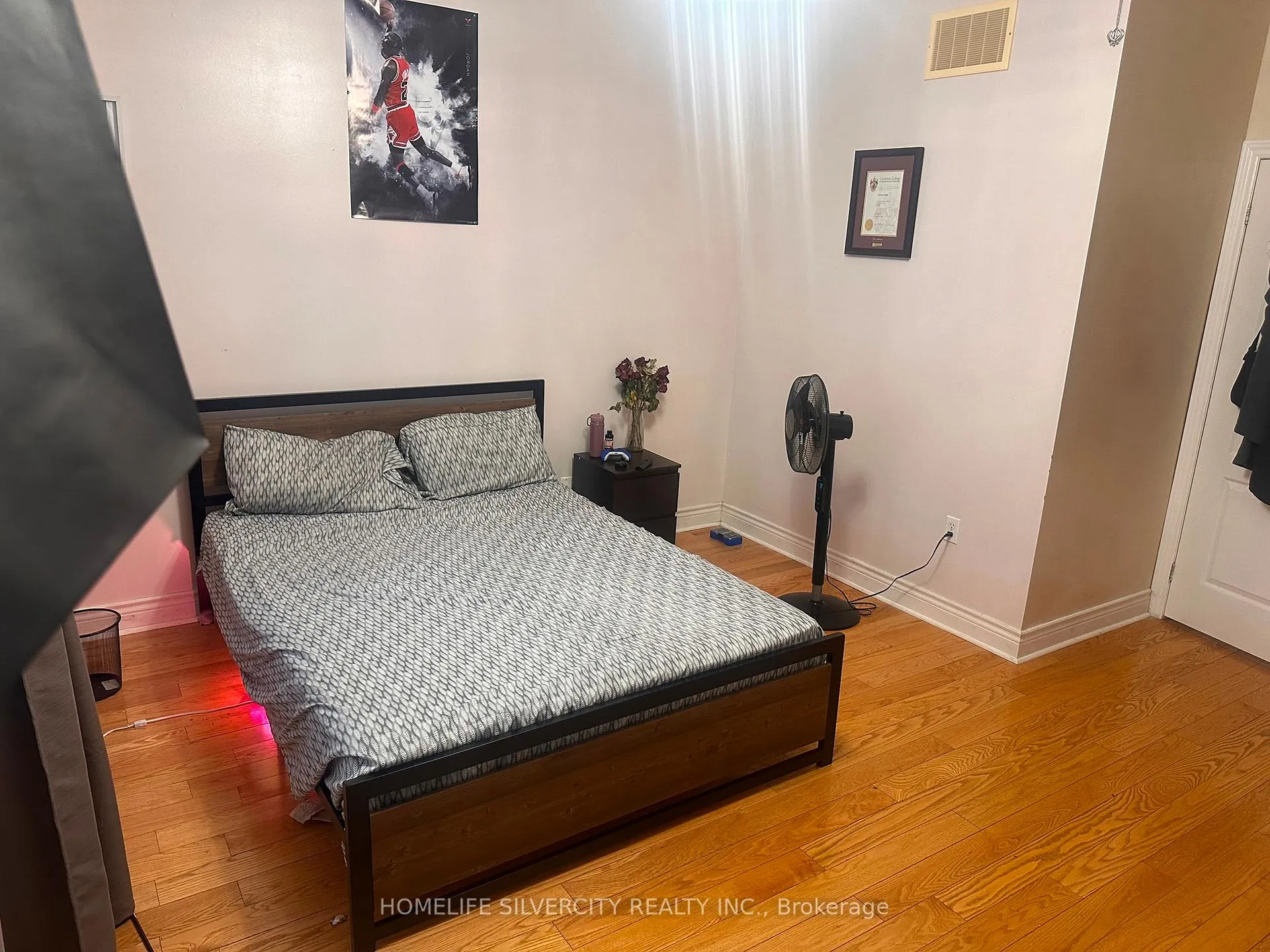 Photo 11 of 6 Silverbell Court, Brampton, Fletcher's Meadow — HOMEH