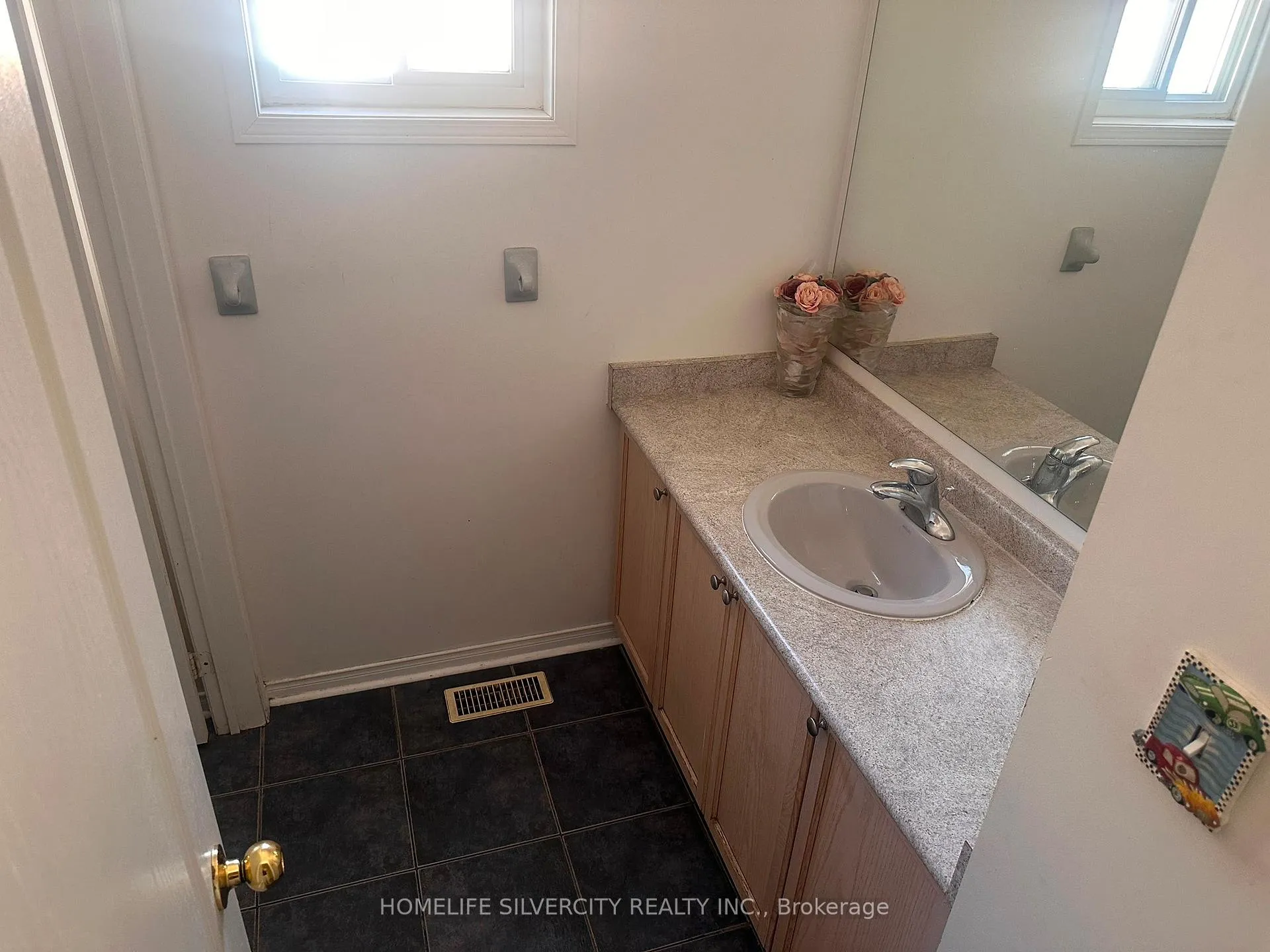 Photo 25 of 6 Silverbell Court, Brampton, Fletcher's Meadow — HOMEH
