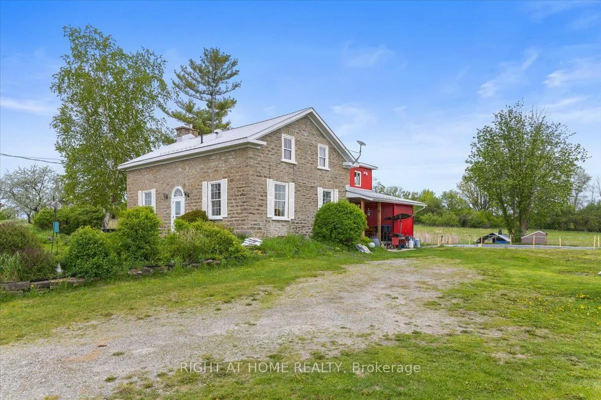 Front of 2584 Highway 43