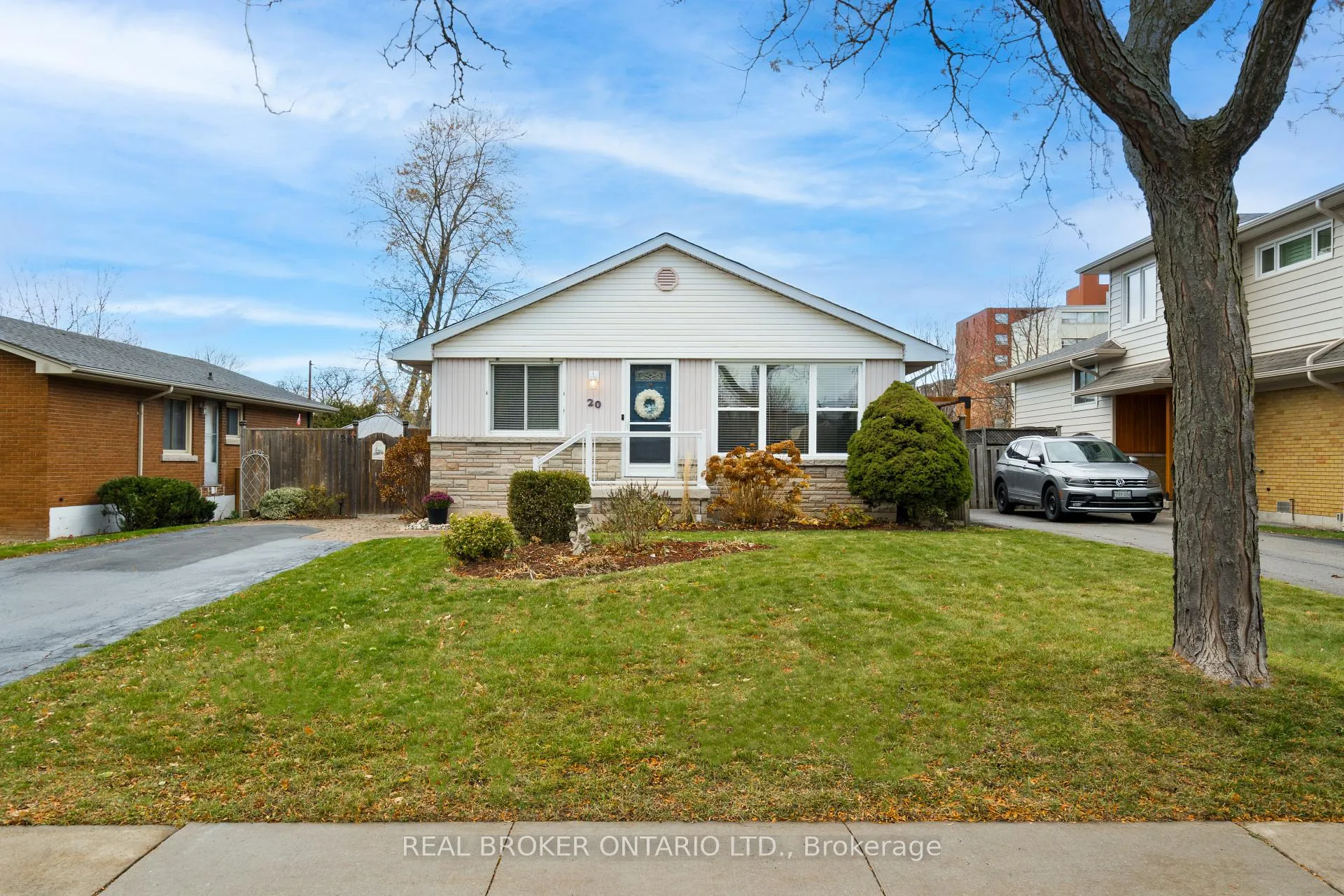 Front of 20 Cardinal Drive