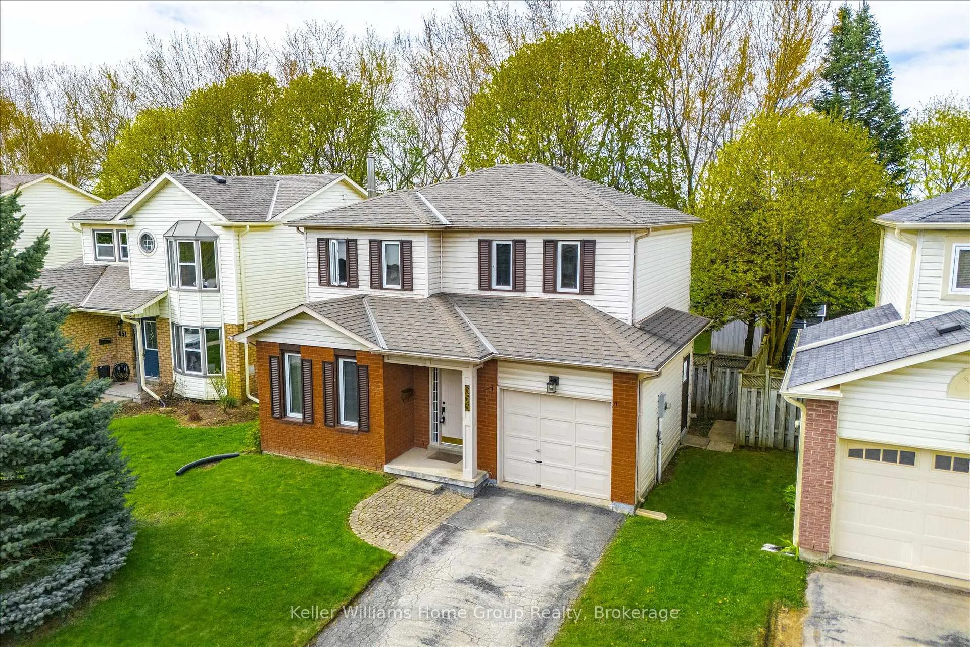 Photo 1 of 653 Holman Crescent, Centre Wellington, Fergus — HOMEH