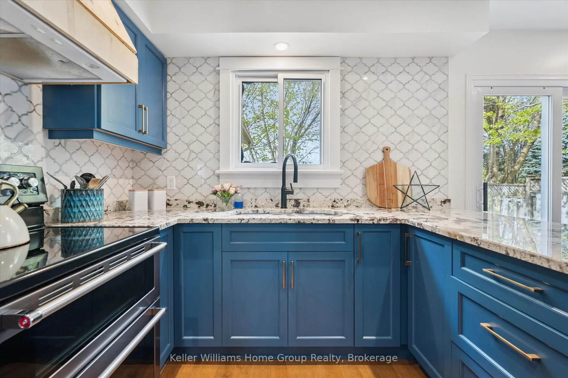 Photo 14 of 653 Holman Crescent, Centre Wellington, Fergus — HOMEH