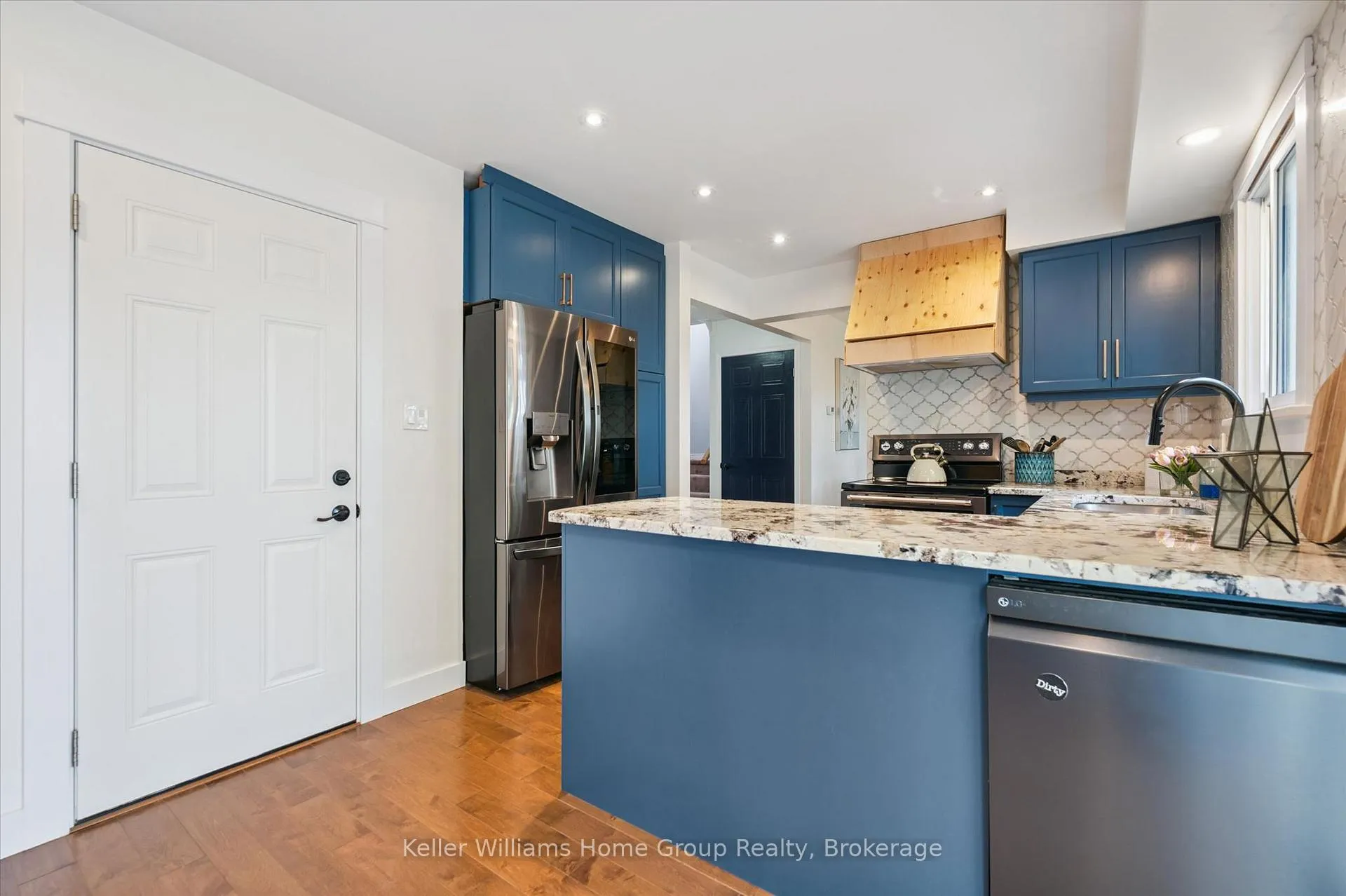 Photo 16 of 653 Holman Crescent, Centre Wellington, Fergus — HOMEH