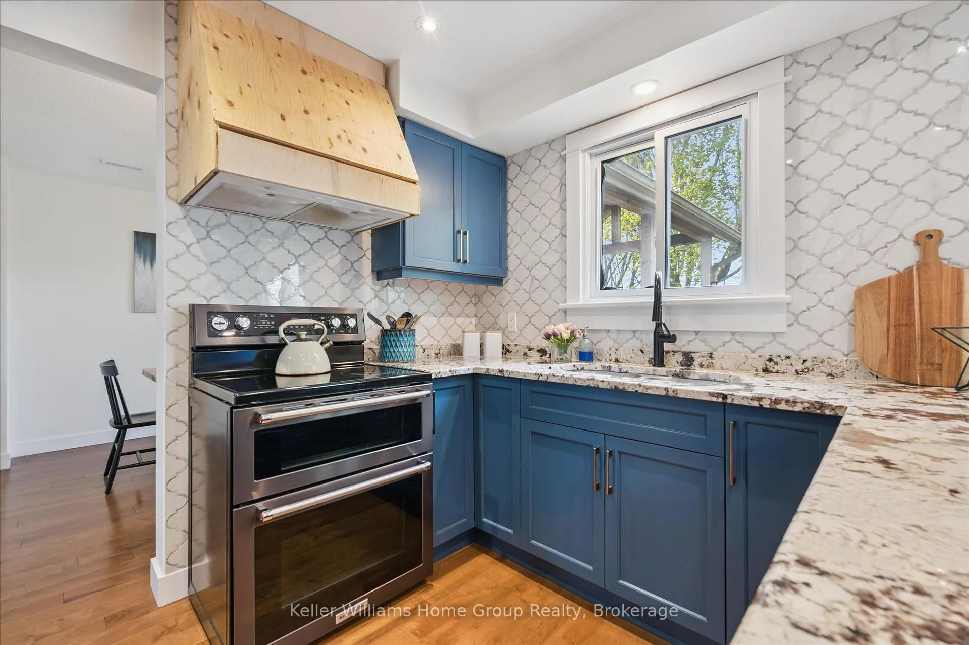 Photo 17 of 653 Holman Crescent, Centre Wellington, Fergus — HOMEH