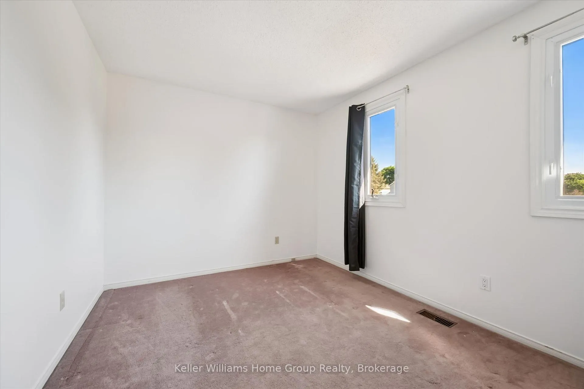 Photo 31 of 653 Holman Crescent, Centre Wellington, Fergus — HOMEH