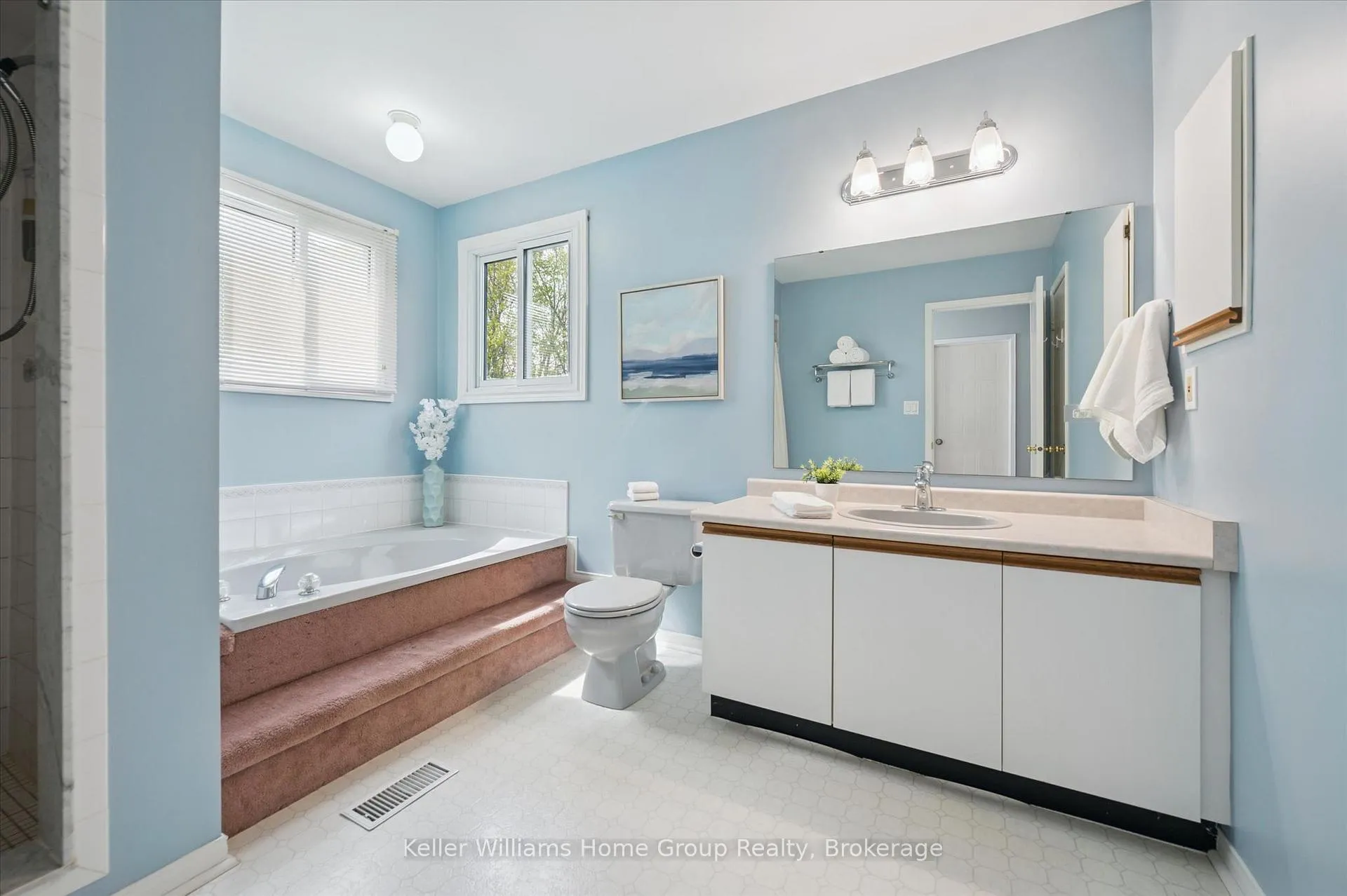 Photo 35 of 653 Holman Crescent, Centre Wellington, Fergus — HOMEH