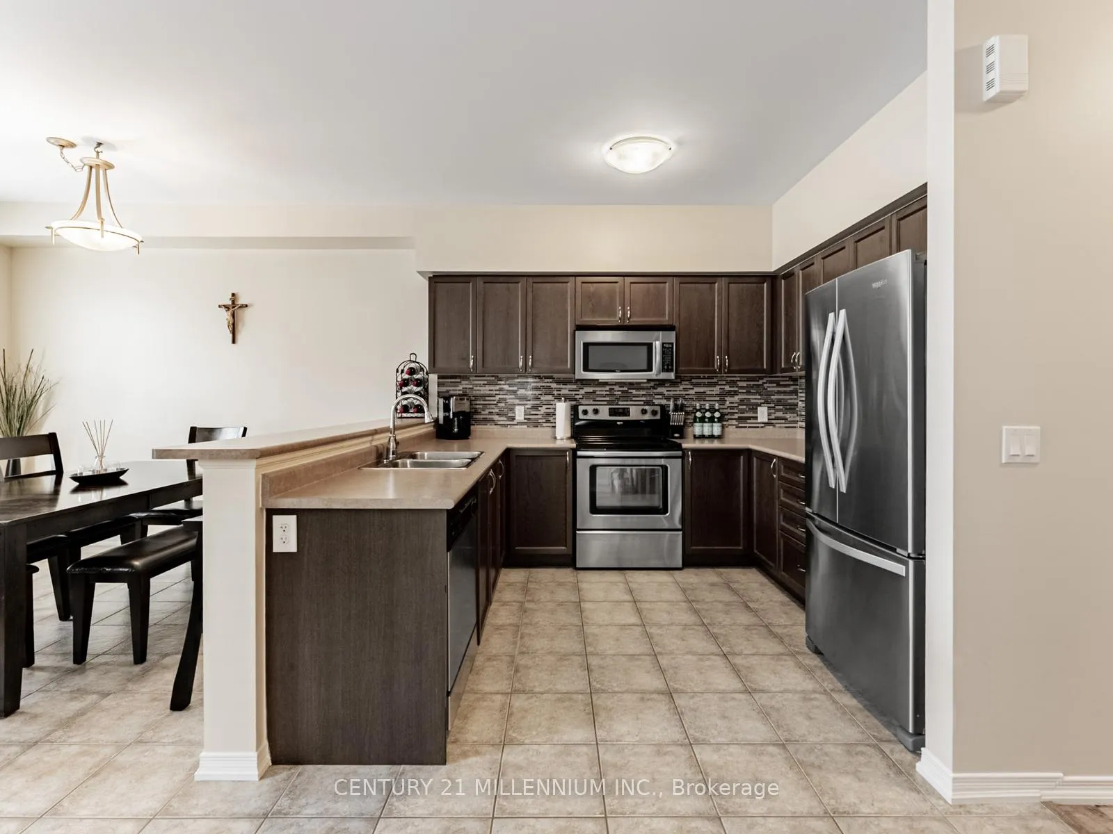 Photo 11 of 111 Cedar Lake Crescent, Brampton, Bram West — HOMEH