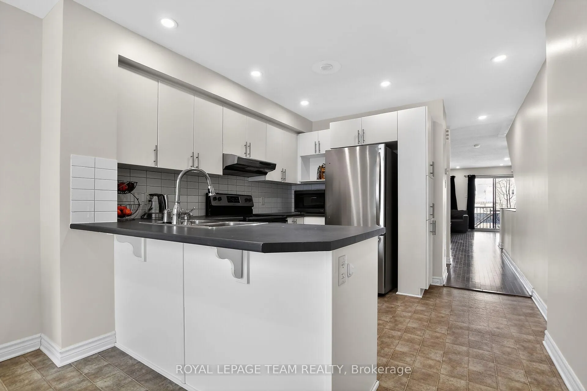 Photo 5 of 627B Chapman Mills Drive, Ottawa, Barrhaven - Strandherd — HOMEH