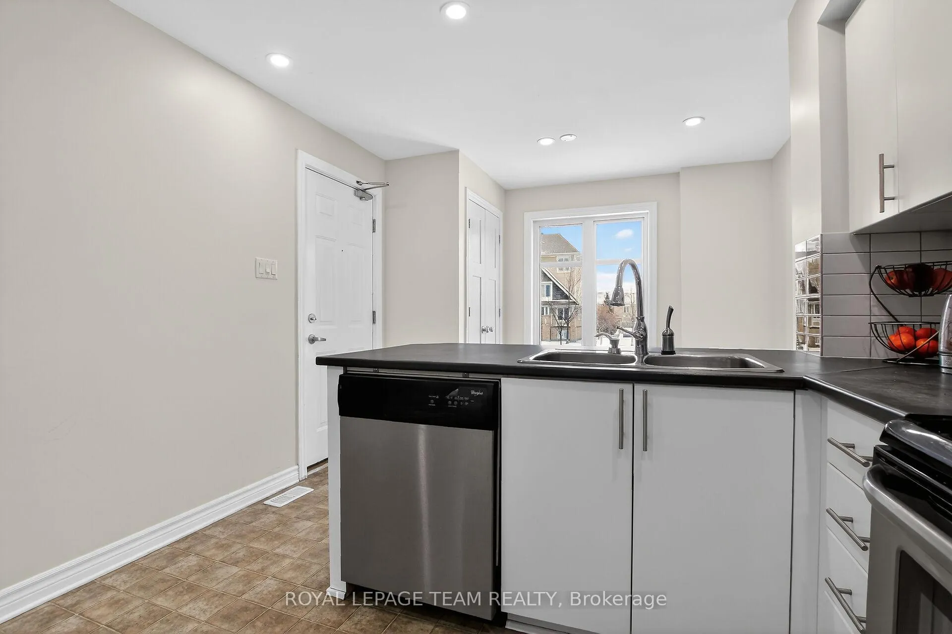 Photo 8 of 627B Chapman Mills Drive, Ottawa, Barrhaven - Strandherd — HOMEH