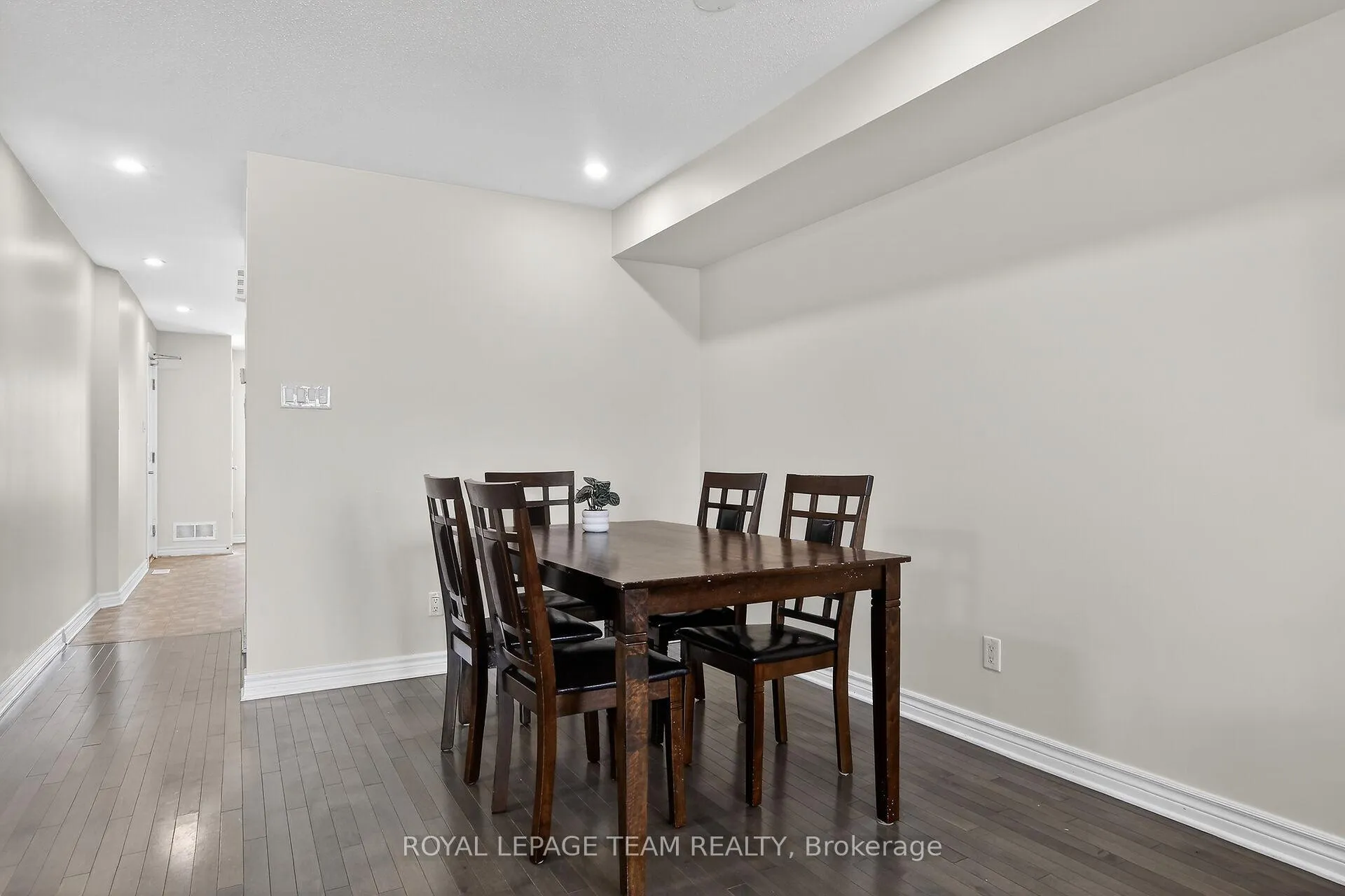Photo 13 of 627B Chapman Mills Drive, Ottawa, Barrhaven - Strandherd — HOMEH