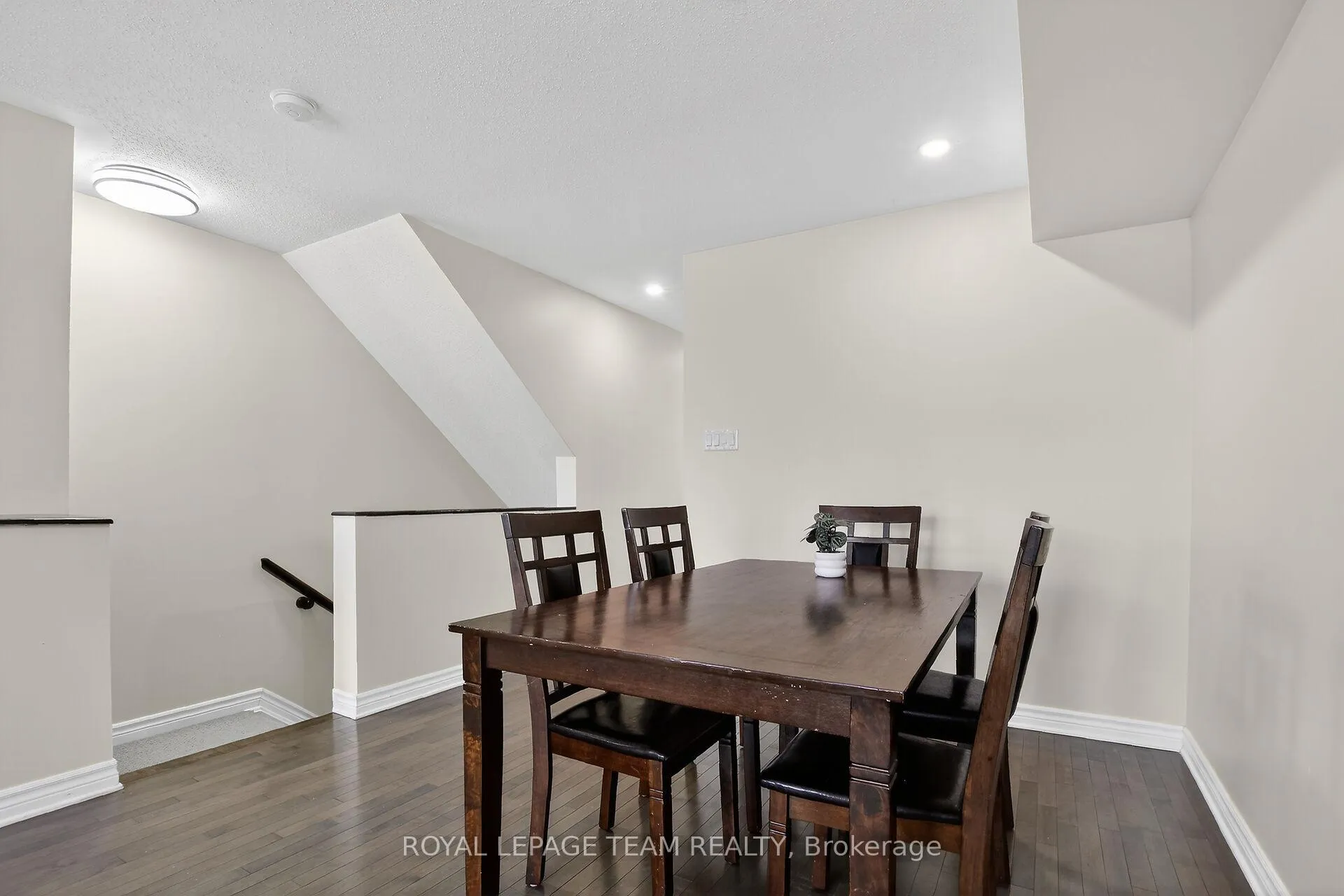 Photo 14 of 627B Chapman Mills Drive, Ottawa, Barrhaven - Strandherd — HOMEH