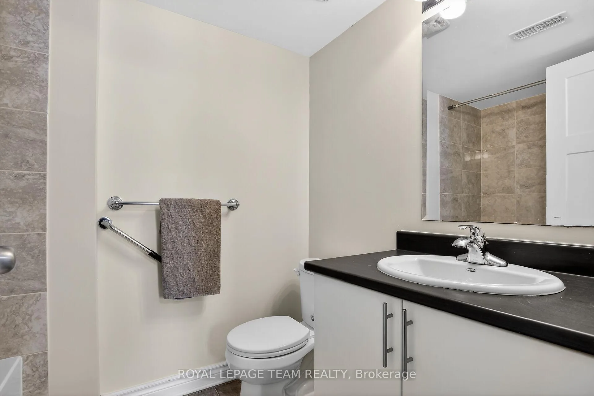 Photo 22 of 627B Chapman Mills Drive, Ottawa, Barrhaven - Strandherd — HOMEH