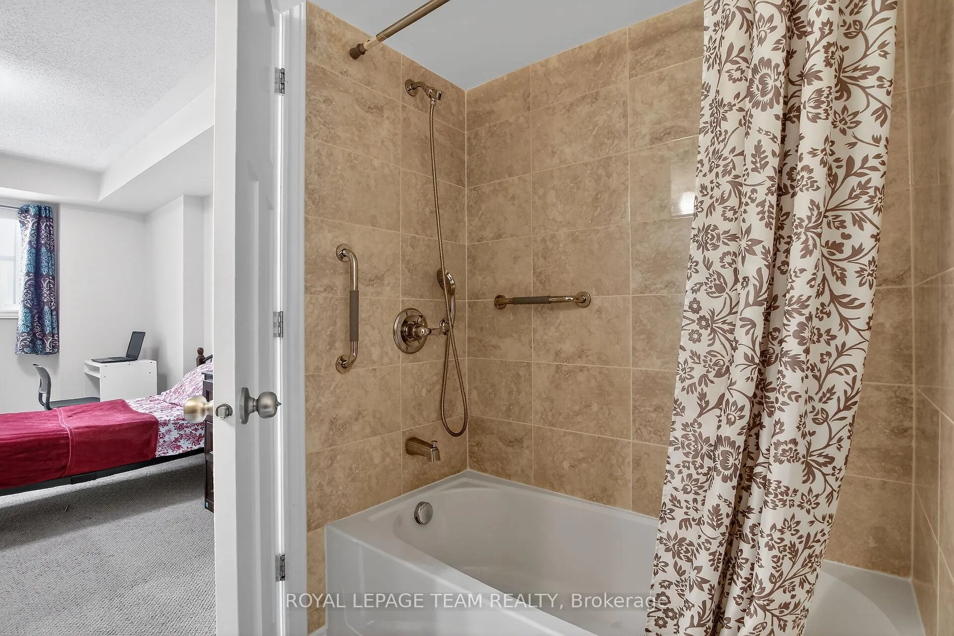 Photo 23 of 627B Chapman Mills Drive, Ottawa, Barrhaven - Strandherd — HOMEH