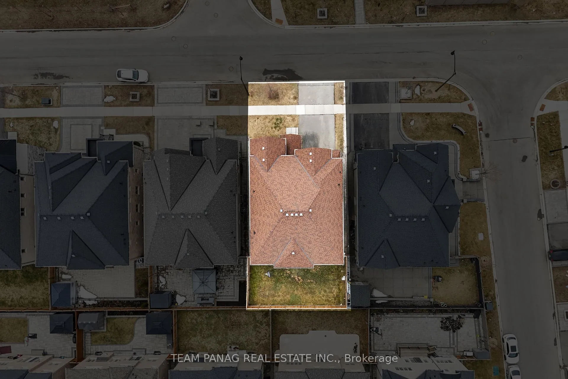 Photo 4 of 25 Trail Rider Drive, Brampton, Toronto Gore Rural Estate — HOMEH