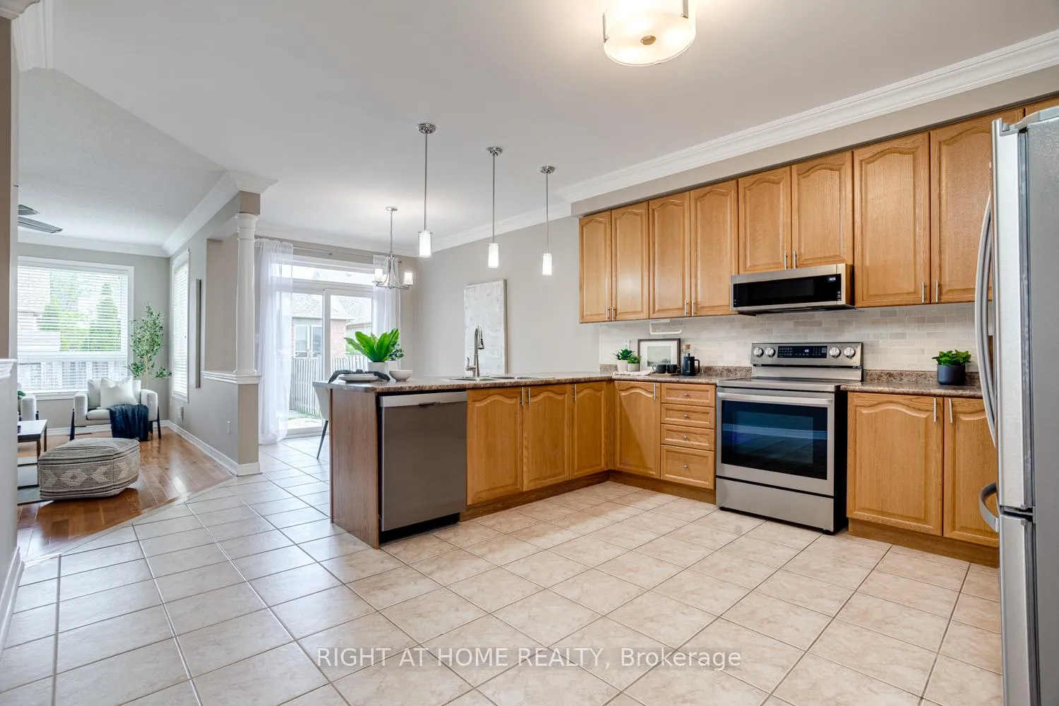 Photo 10 of 191 Roseborough Drive, Scugog, Port Perry — HOMEH