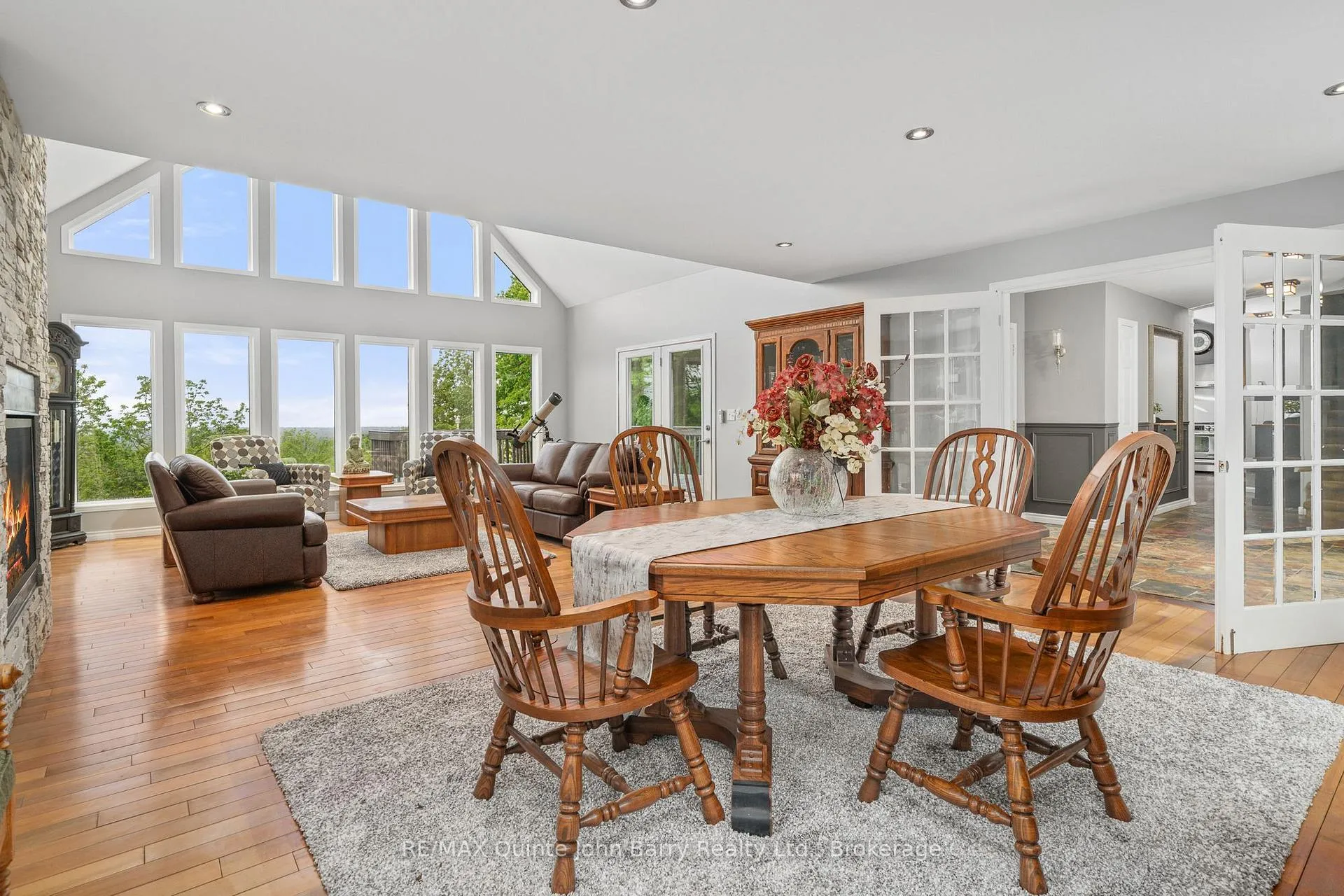 Photo 6 of 331 Drewery Street, Brighton, Rural Brighton — HOMEH