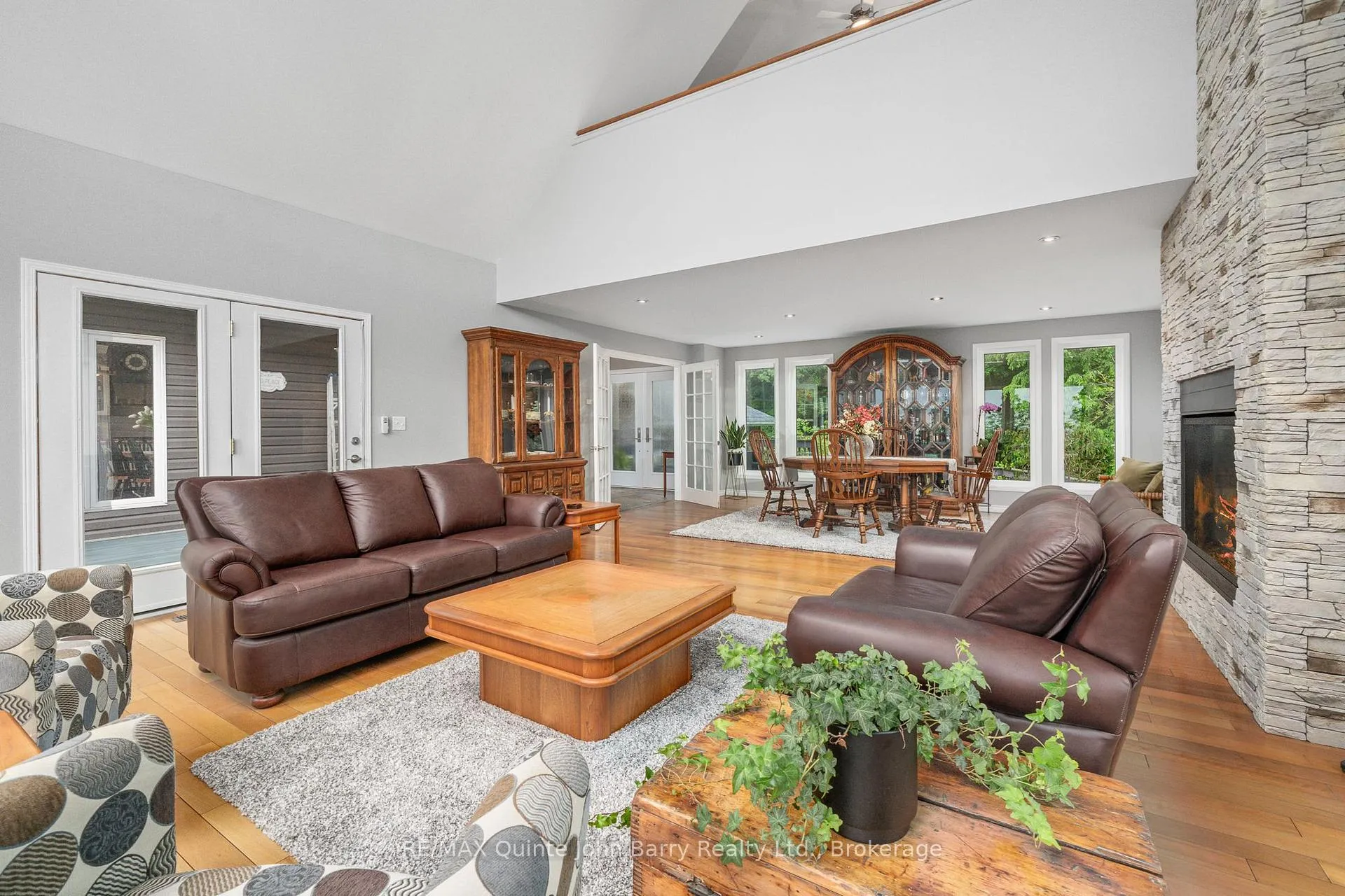 Photo 7 of 331 Drewery Street, Brighton, Rural Brighton — HOMEH