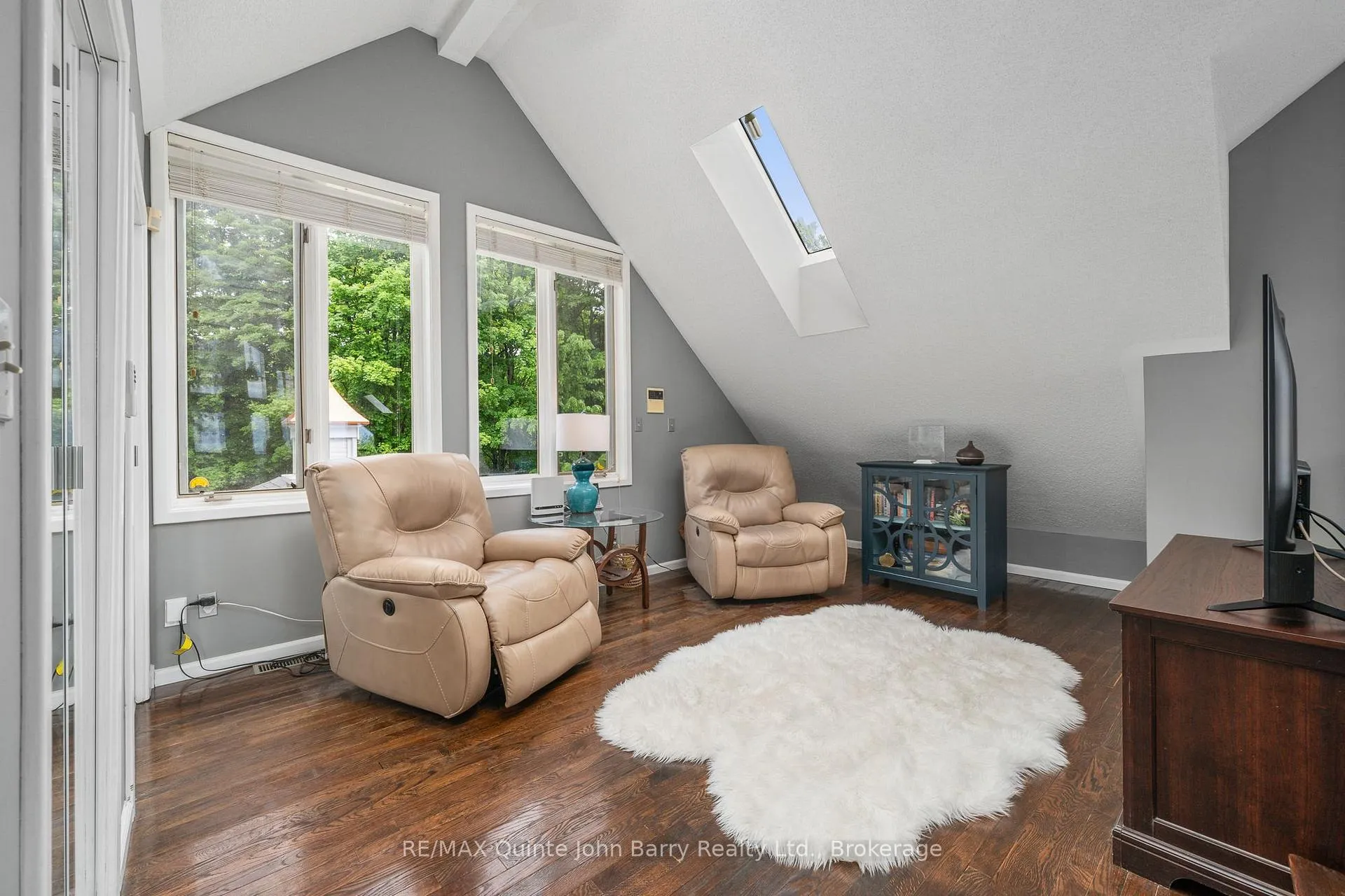 Photo 12 of 331 Drewery Street, Brighton, Rural Brighton — HOMEH