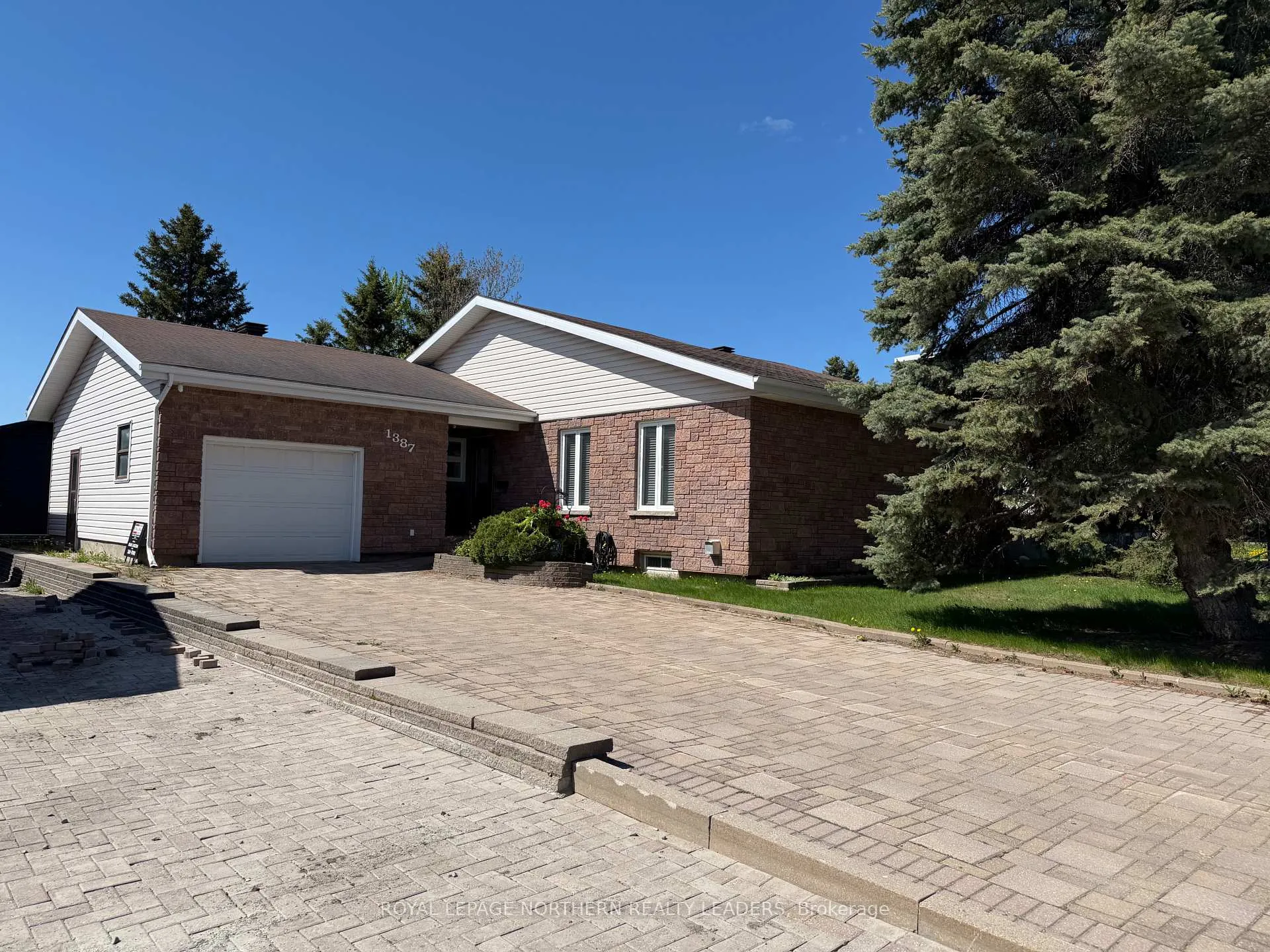 Photo 1 of 1387 Chenier Avenue, Timmins, MTJ - Main Area — HOMEH
