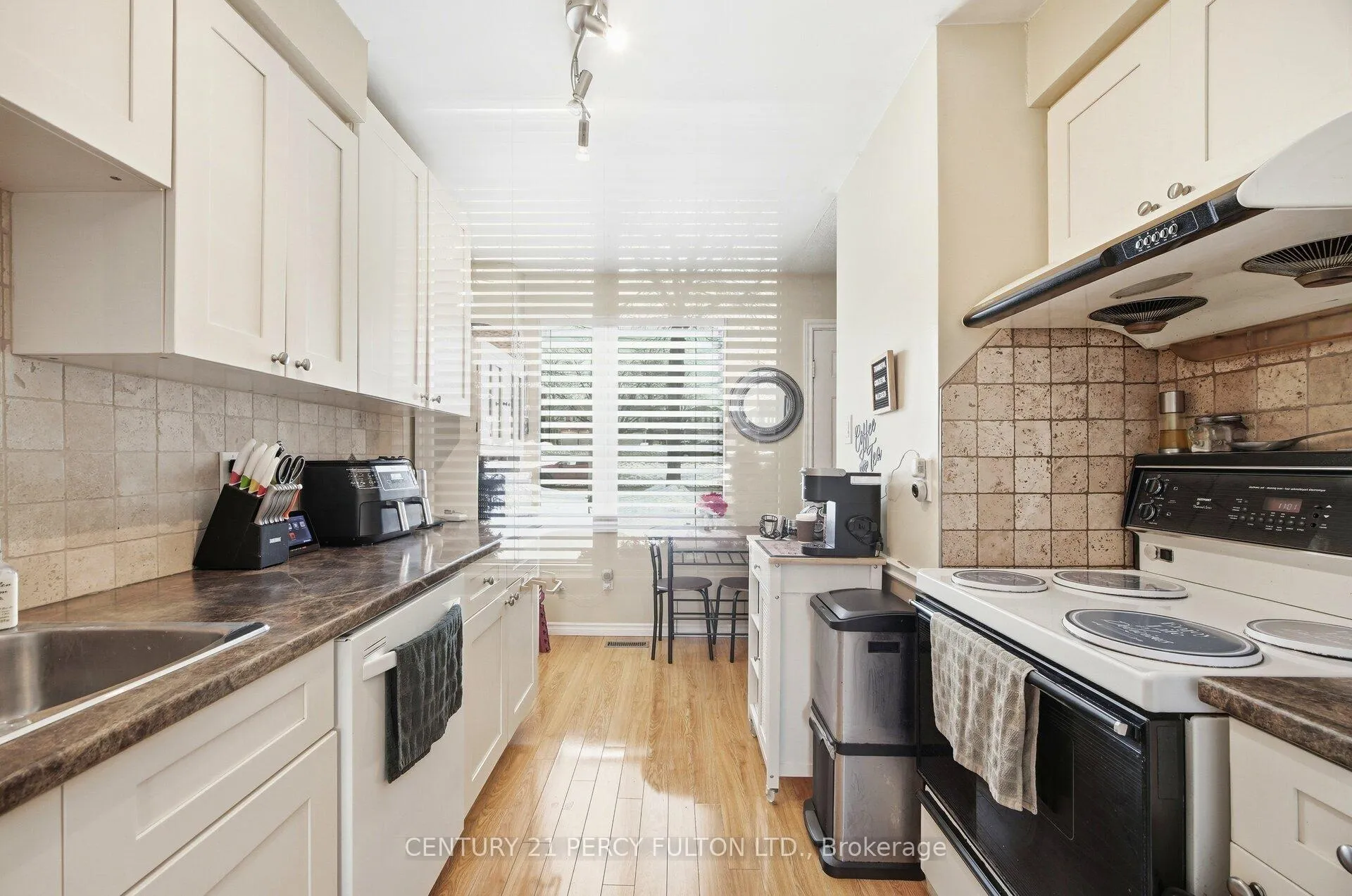 Photo 5 of 58 Marshall Crescent, Ajax, Central West — HOMEH