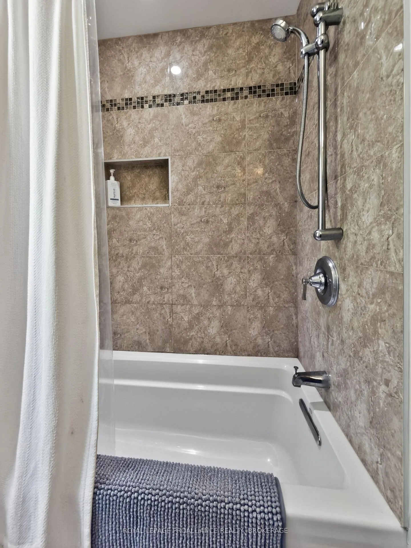 Photo 27 of 175 Deer Creek Drive, Frontenac, Frontenac South — HOMEH