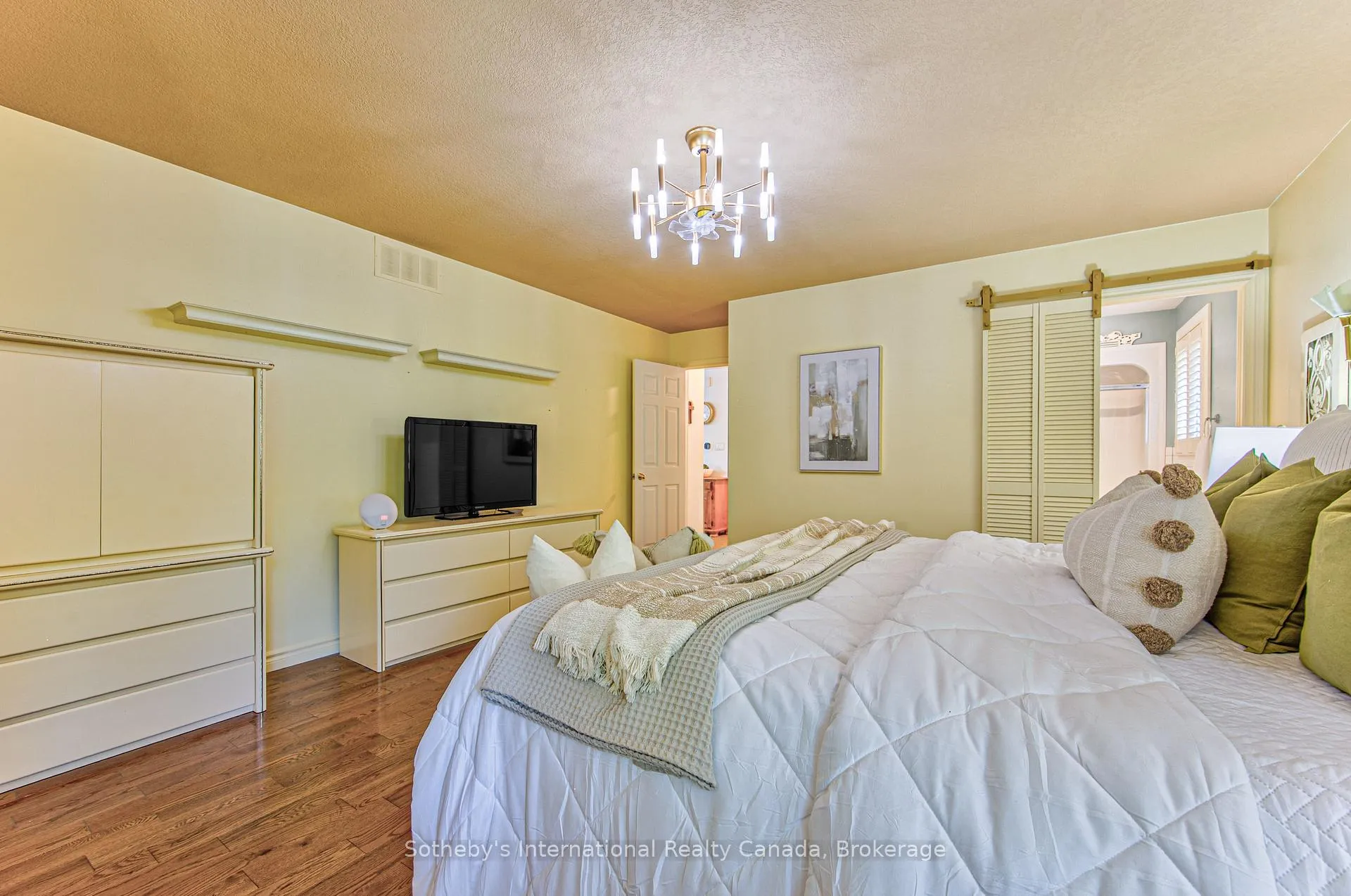 Photo 10 of 179 Westchester Drive W, Kitchener — HOMEH