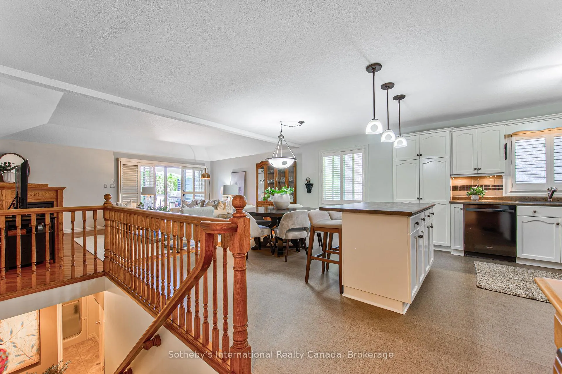 Photo 11 of 179 Westchester Drive W, Kitchener — HOMEH