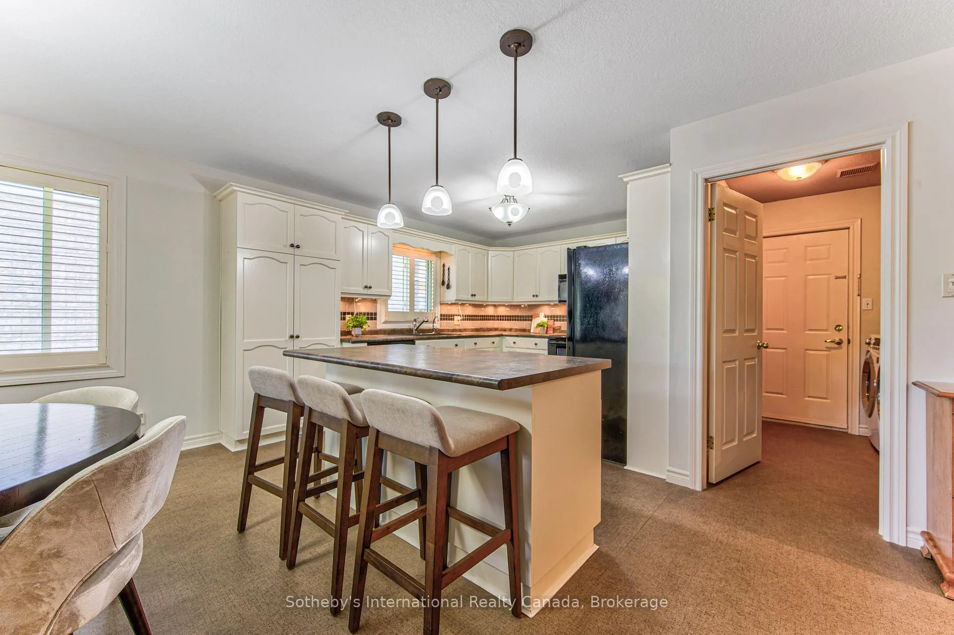 Photo 12 of 179 Westchester Drive W, Kitchener — HOMEH