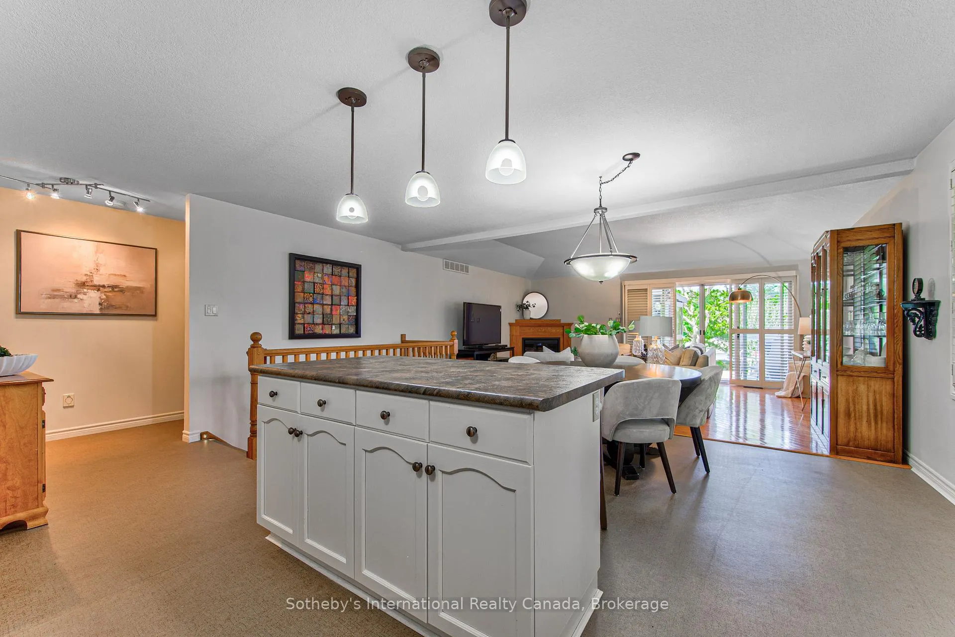 Photo 13 of 179 Westchester Drive W, Kitchener — HOMEH