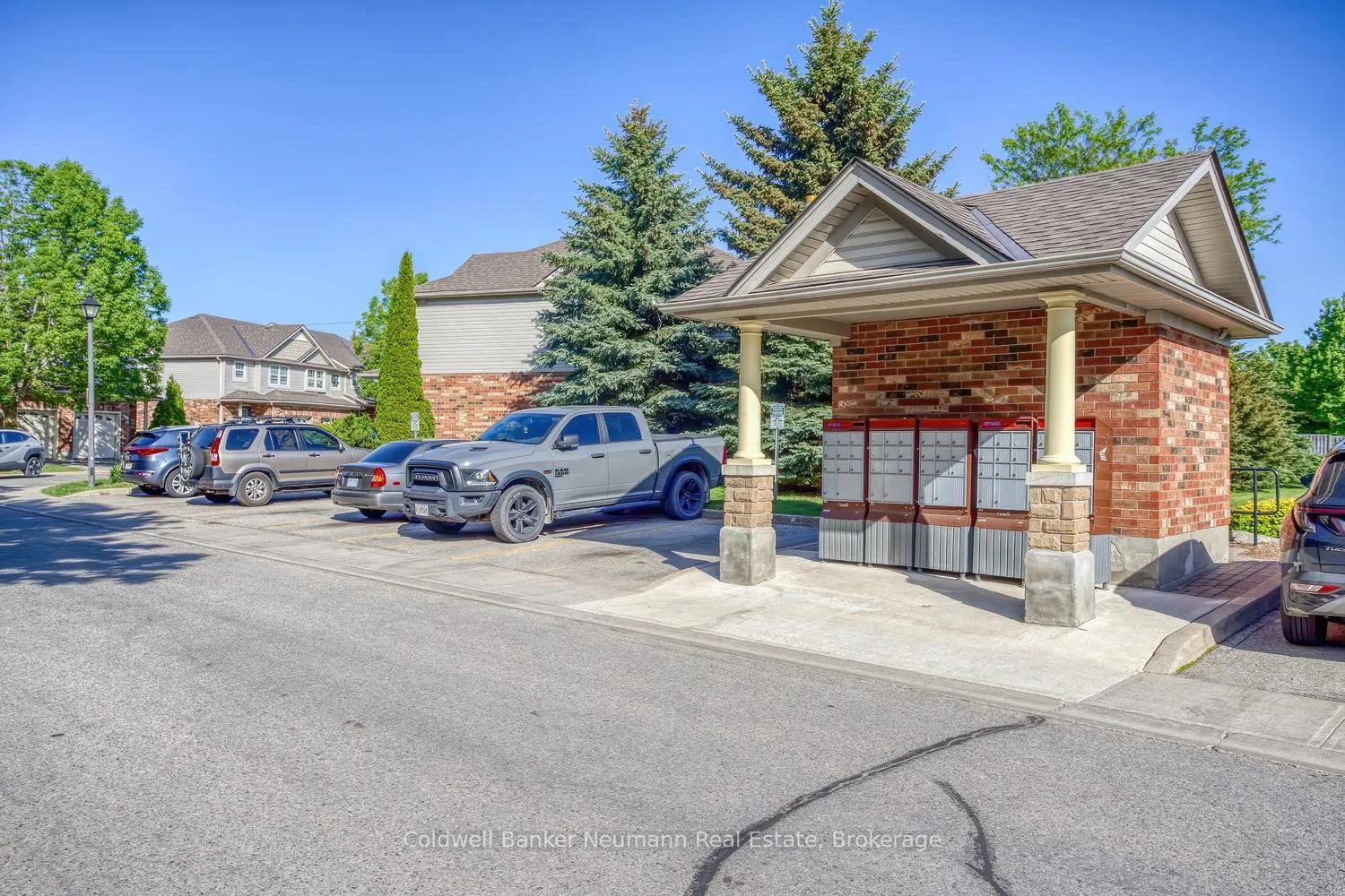 Photo 3 of Unit 101, 30 Imperial Road S, Guelph, Willow West/Sugarbush/West Acres — HOMEH
