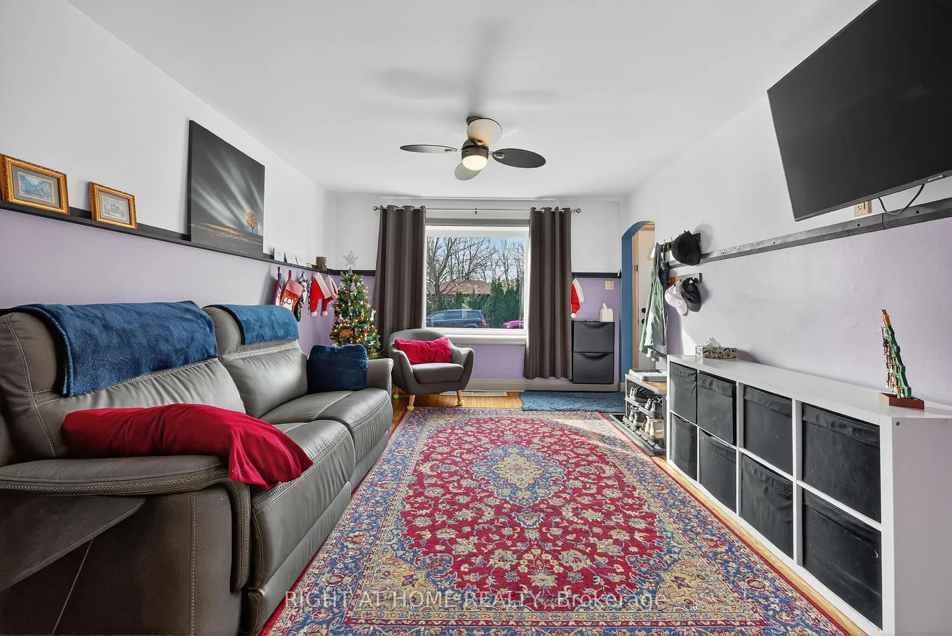 Photo 5 of 25 Thomson Street, Barrie, Queen's Park — HOMEH