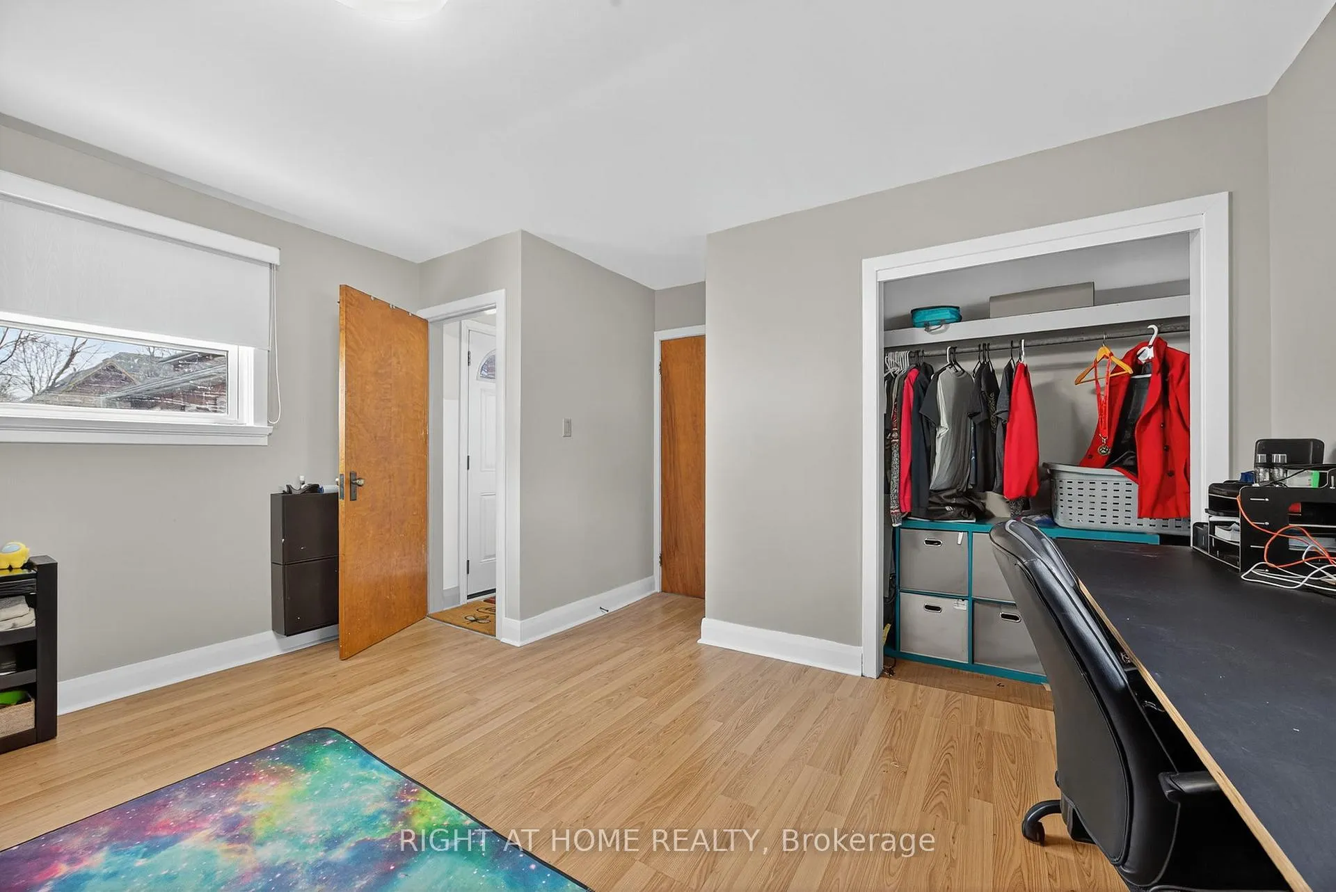 Photo 11 of 25 Thomson Street, Barrie, Queen's Park — HOMEH