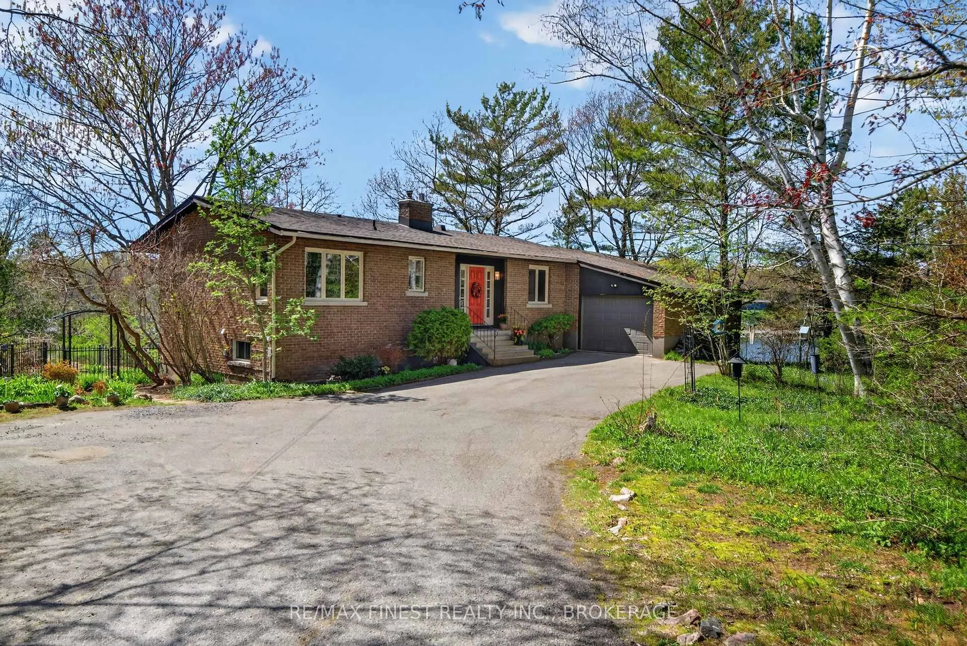 Photo 3 of 10 Warbler Lane, Kingston, Kingston East (incl CFB Kingston) — HOMEH