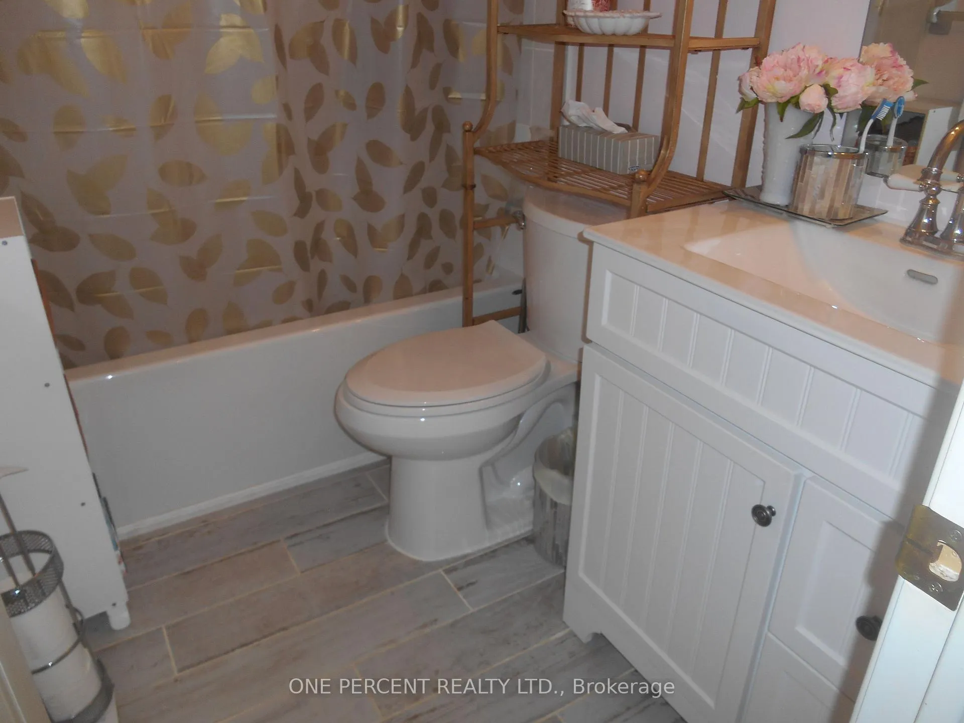 Photo 6 of 22 Brillinger Drive, Wasaga Beach — HOMEH