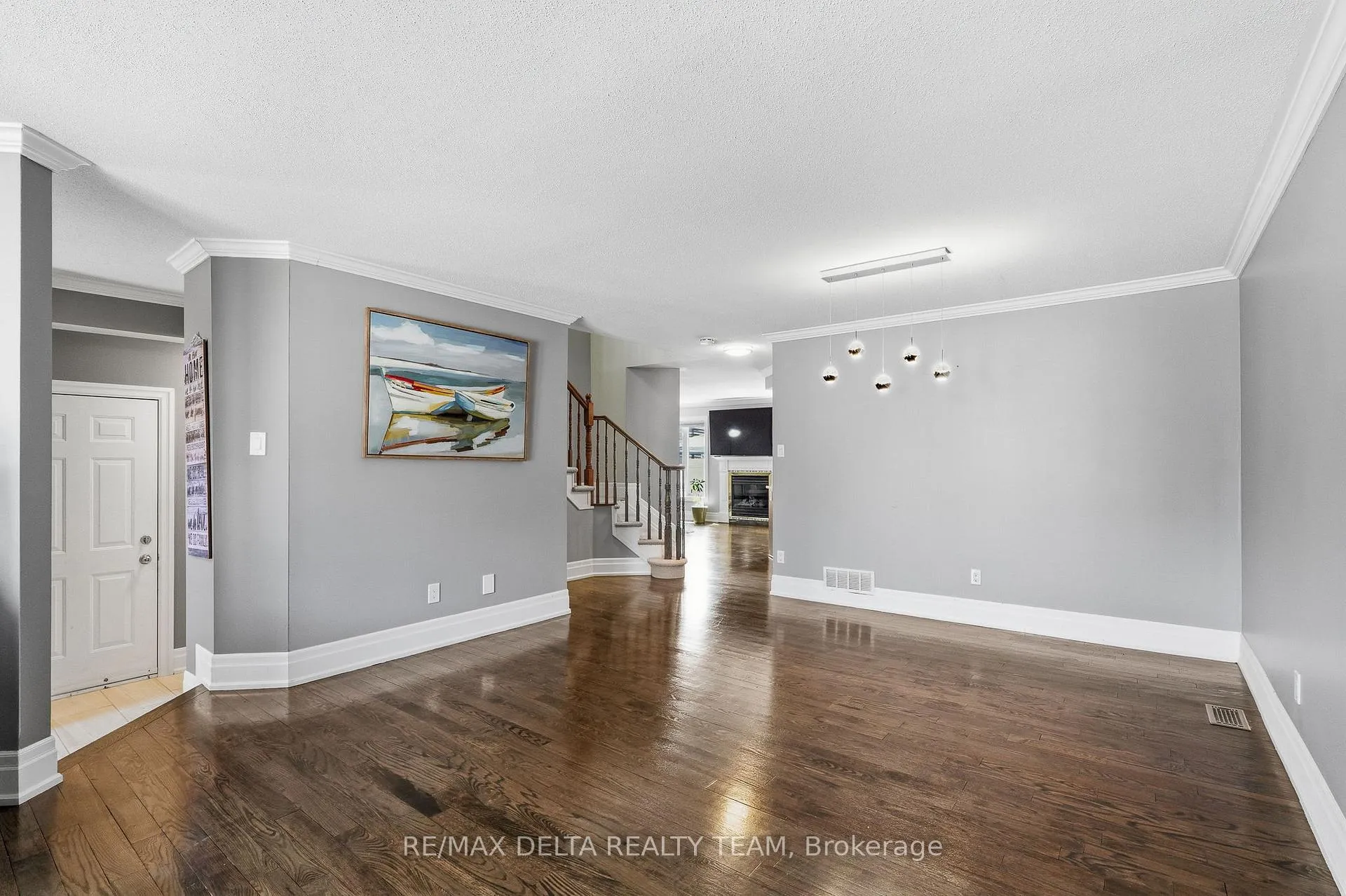 Photo 5 of 939 Cahill Drive W, Ottawa, Hunt Club — HOMEH