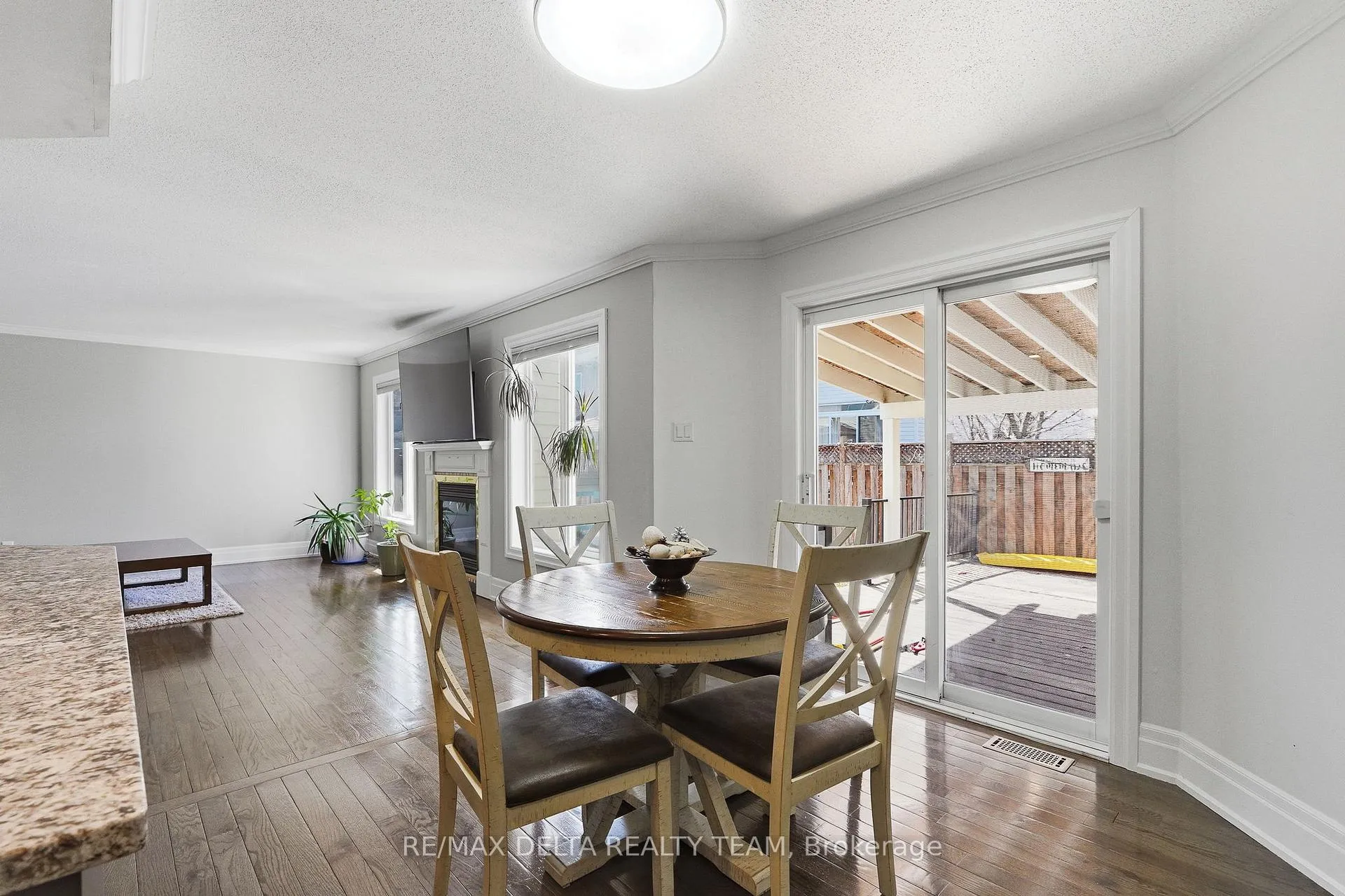 Photo 19 of 939 Cahill Drive W, Ottawa, Hunt Club — HOMEH