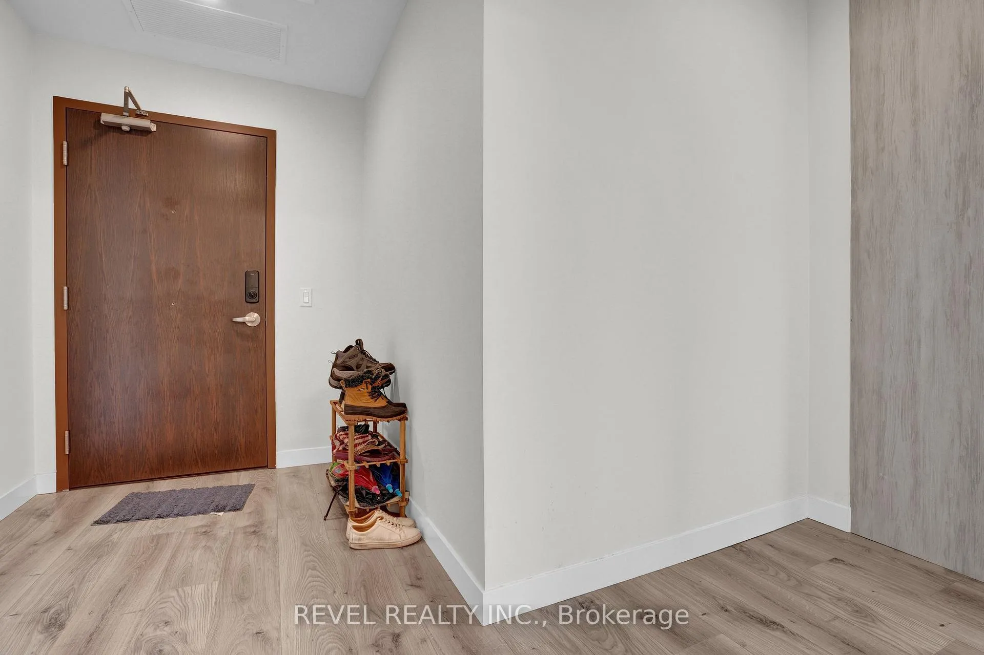Photo 4 of Unit 1607, 60 Frederick Street, Kitchener, City Commercial Core — HOMEH