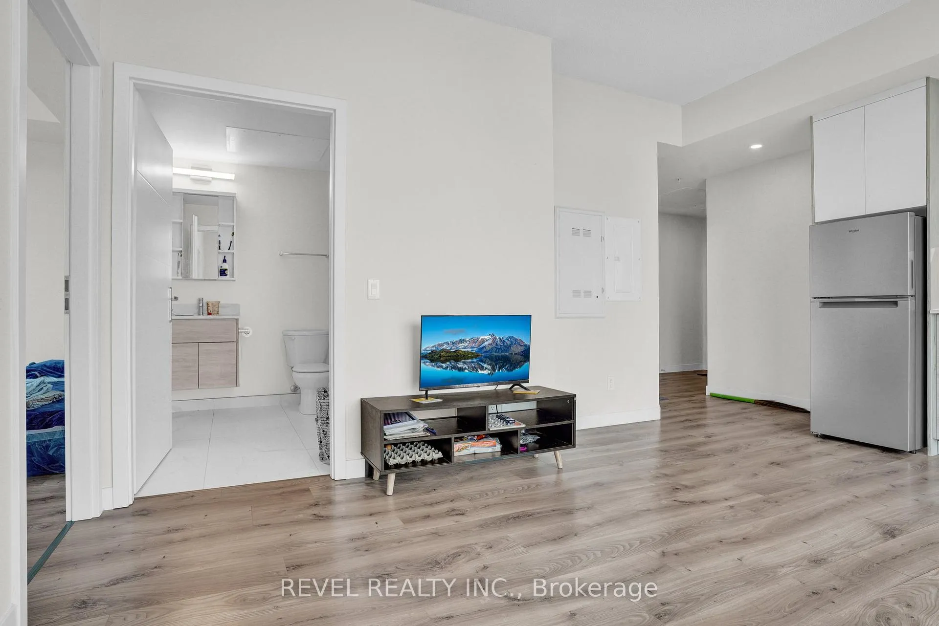 Photo 5 of Unit 1607, 60 Frederick Street, Kitchener, City Commercial Core — HOMEH
