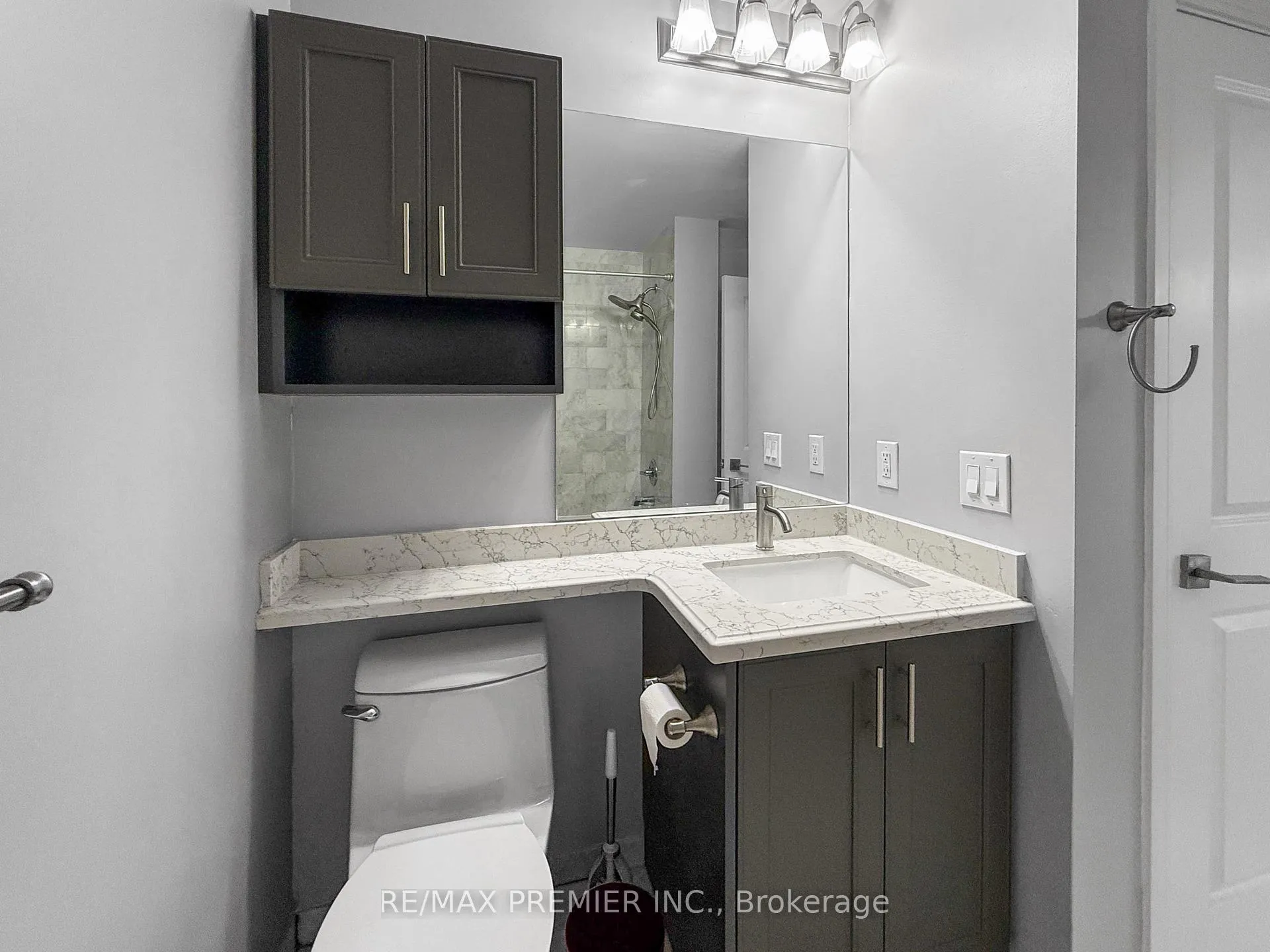 Photo 14 of Unit 2006, 1 Scott Street, Toronto, Waterfront Communities — HOMEH