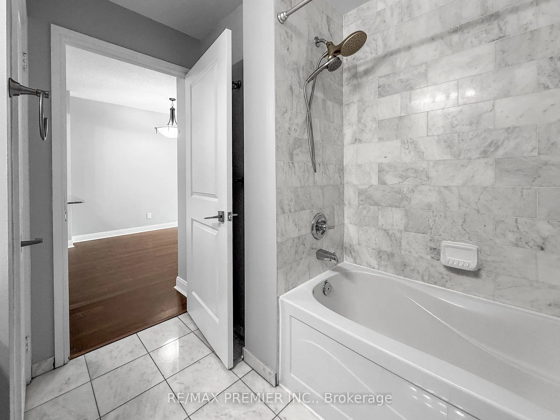 Photo 15 of Unit 2006, 1 Scott Street, Toronto, Waterfront Communities — HOMEH