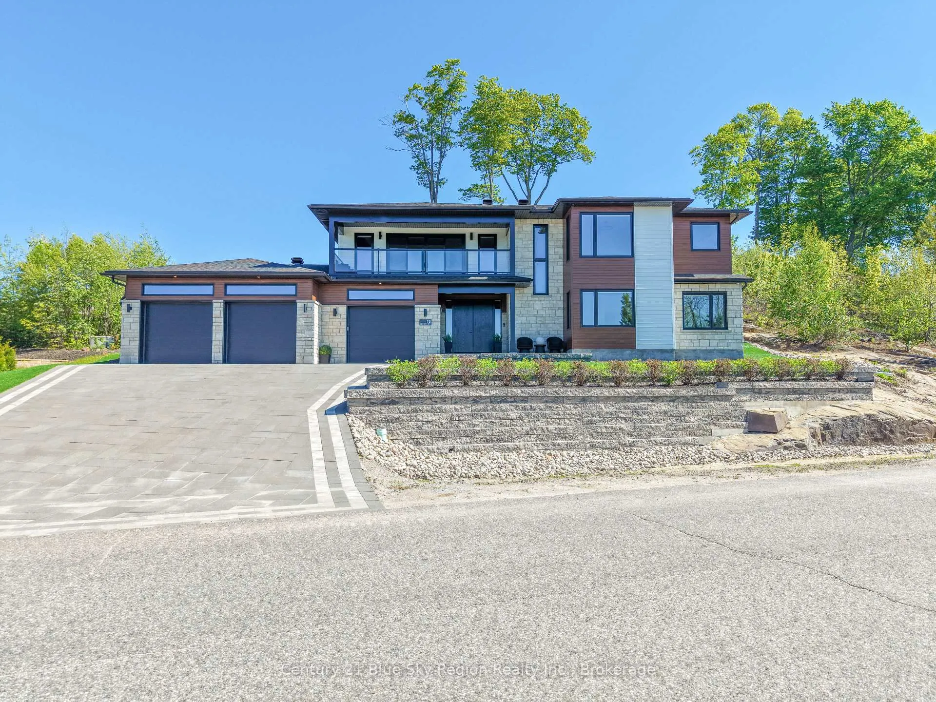 Photo 1 of 13 Kenreta Drive, North Bay, Airport — HOMEH