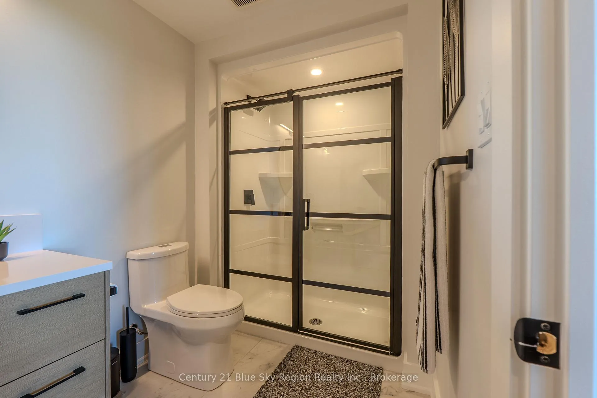 Photo 33 of 13 Kenreta Drive, North Bay, Airport — HOMEH