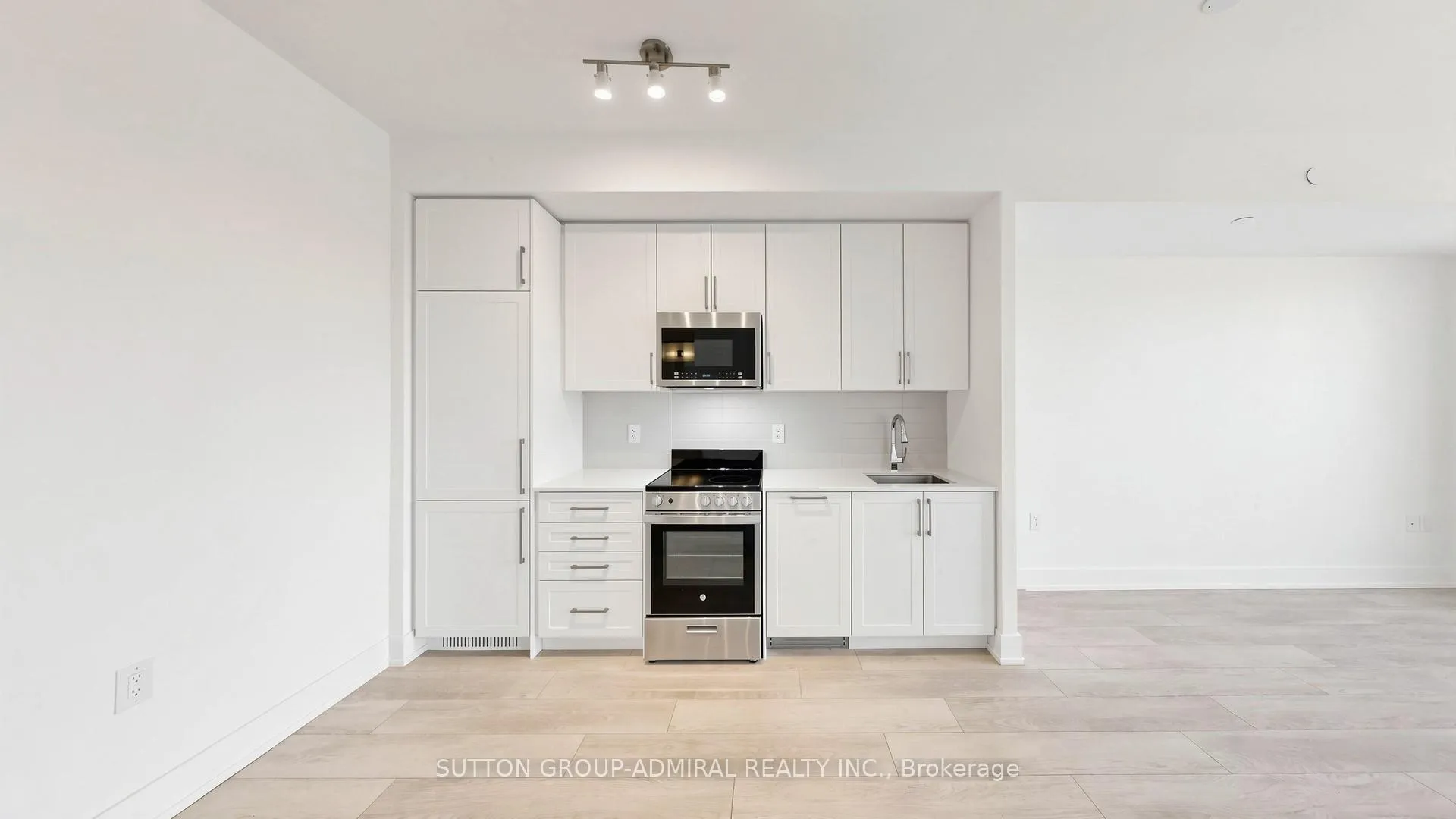 Photo 2 of Unit 442, 2450 Old Bronte Road, Oakville, Westmount — HOMEH