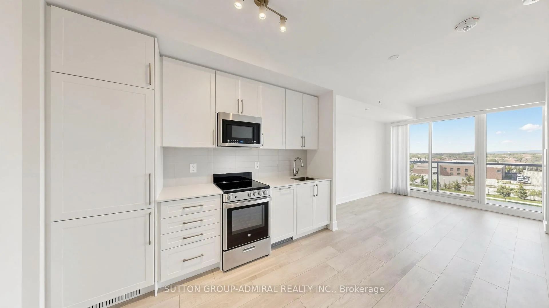Photo 3 of Unit 442, 2450 Old Bronte Road, Oakville, Westmount — HOMEH