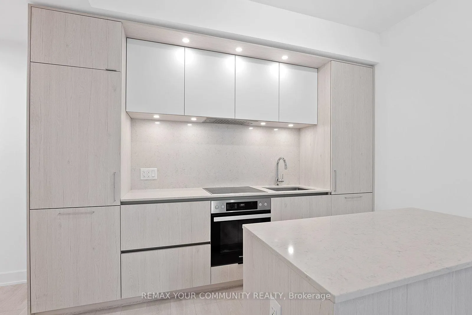Photo 7 of Unit 2313, 35 Mercer Street, Toronto, Waterfront Communities — HOMEH