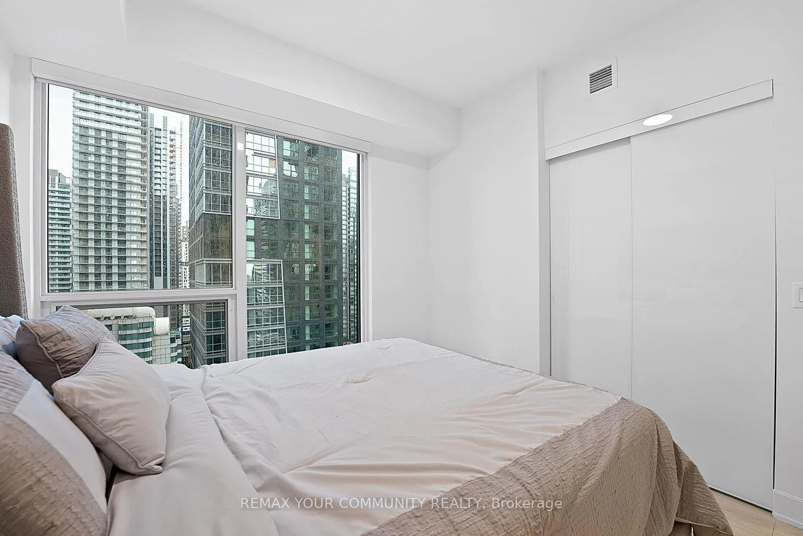 Photo 16 of Unit 2313, 35 Mercer Street, Toronto, Waterfront Communities — HOMEH