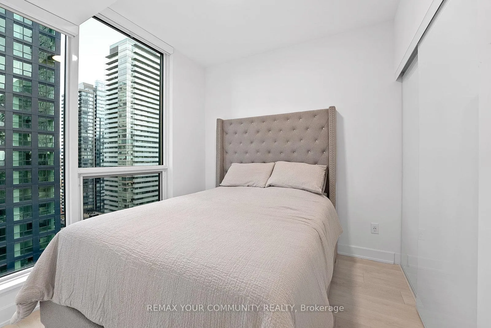 Photo 19 of Unit 2313, 35 Mercer Street, Toronto, Waterfront Communities — HOMEH