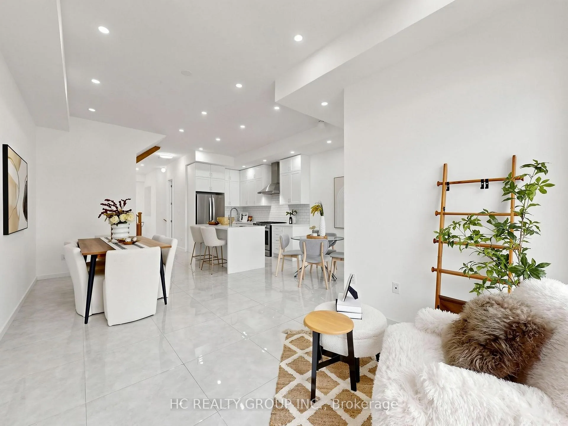 Photo 10 of 34 Armillo Place, Markham, Wismer — HOMEH