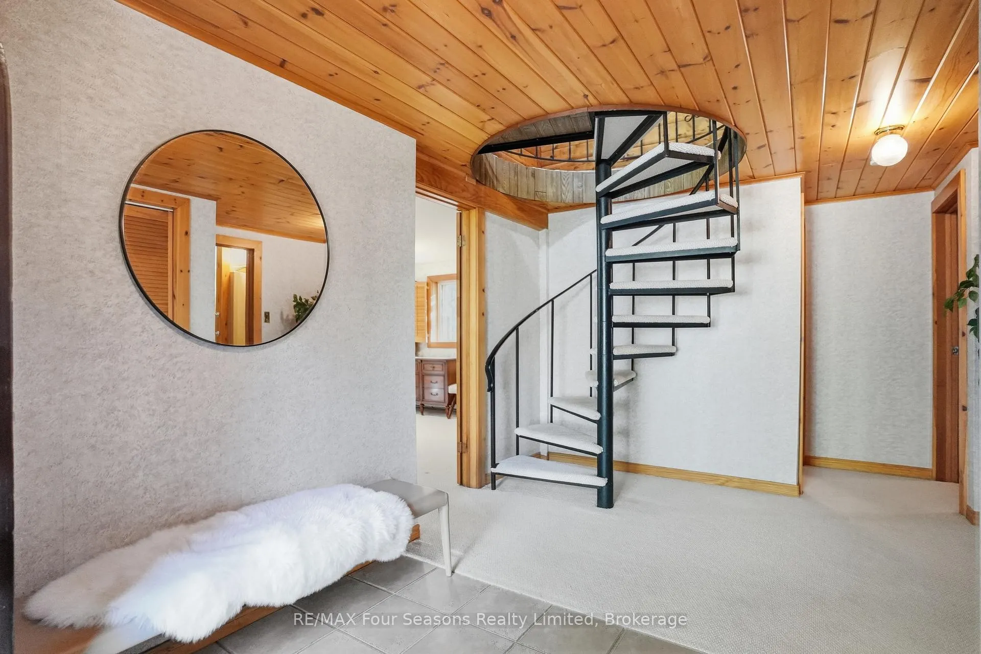 Photo 4 of 105 St Moritz Crescent, Blue Mountains — HOMEH