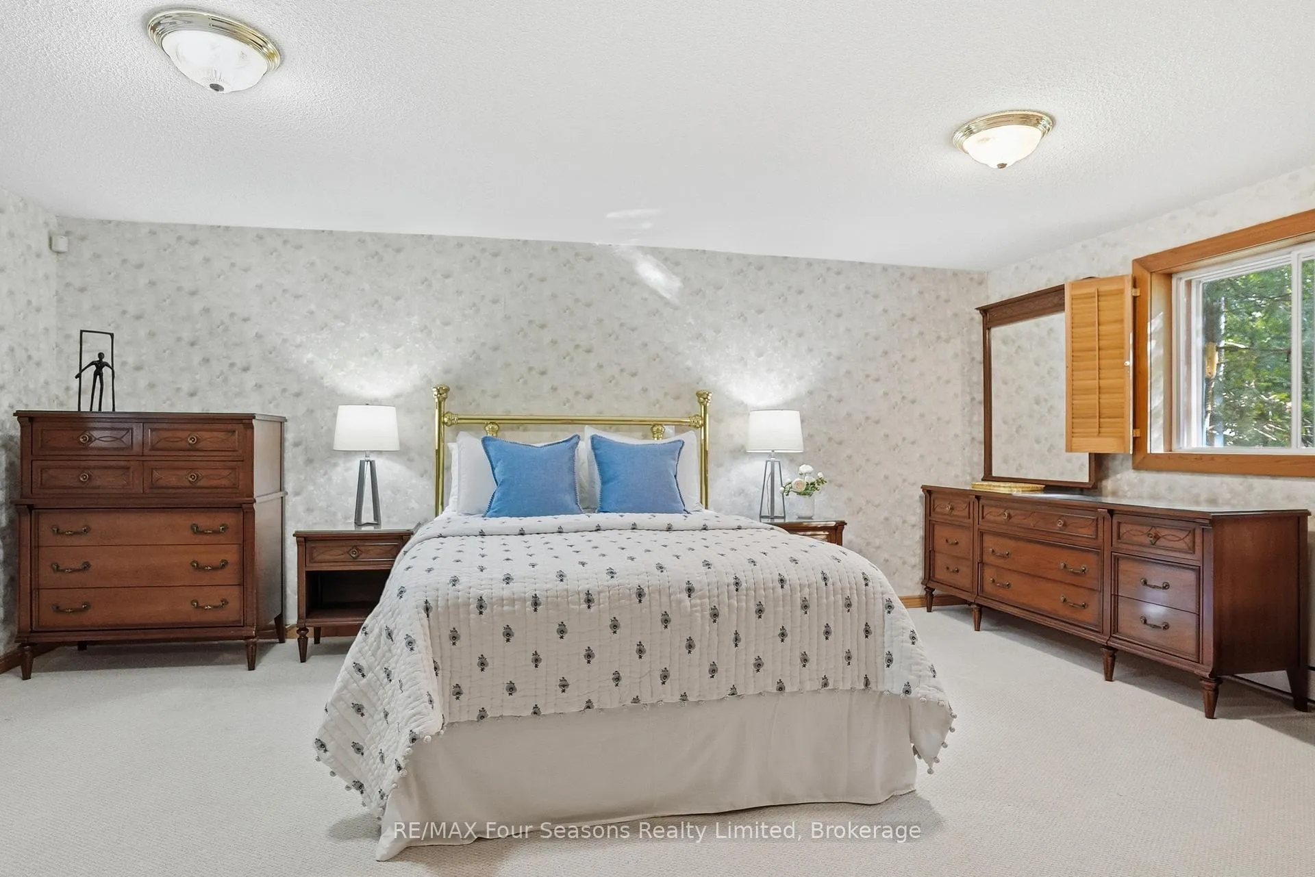 Photo 6 of 105 St Moritz Crescent, Blue Mountains — HOMEH
